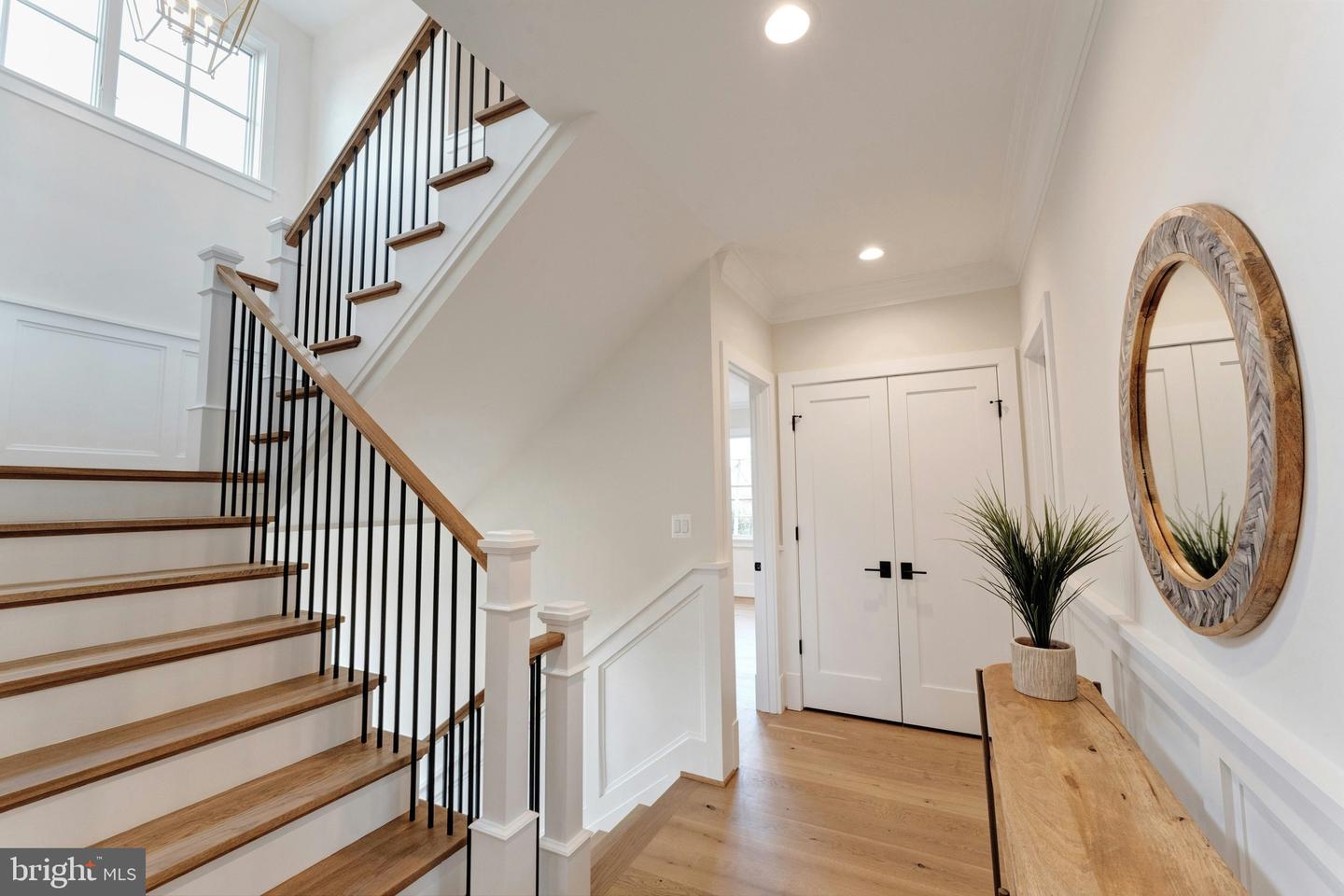 907 N HIGHLAND ST, ARLINGTON, Virginia 22201, 7 Bedrooms Bedrooms, ,6 BathroomsBathrooms,Residential,For sale,907 N HIGHLAND ST,VAAR2059272 MLS # VAAR2059272