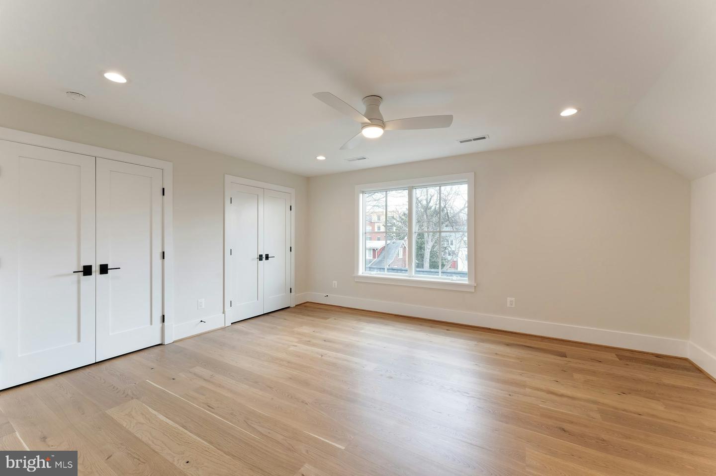 907 N HIGHLAND ST, ARLINGTON, Virginia 22201, 7 Bedrooms Bedrooms, ,6 BathroomsBathrooms,Residential,For sale,907 N HIGHLAND ST,VAAR2059272 MLS # VAAR2059272