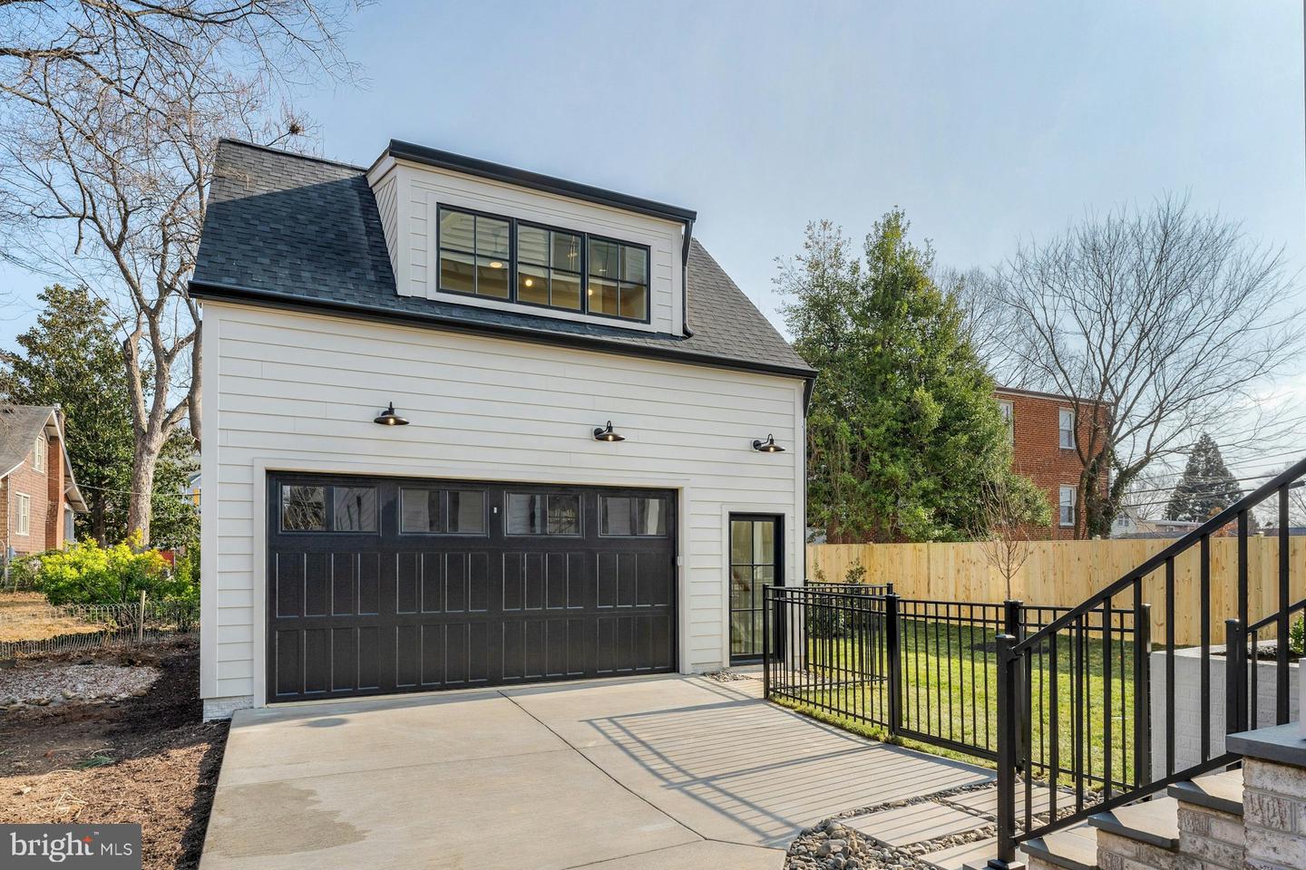 907 N HIGHLAND ST, ARLINGTON, Virginia 22201, 7 Bedrooms Bedrooms, ,6 BathroomsBathrooms,Residential,For sale,907 N HIGHLAND ST,VAAR2059272 MLS # VAAR2059272