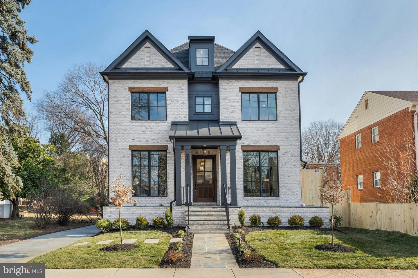 907 N HIGHLAND ST, ARLINGTON, Virginia 22201, 7 Bedrooms Bedrooms, ,6 BathroomsBathrooms,Residential,For sale,907 N HIGHLAND ST,VAAR2059272 MLS # VAAR2059272