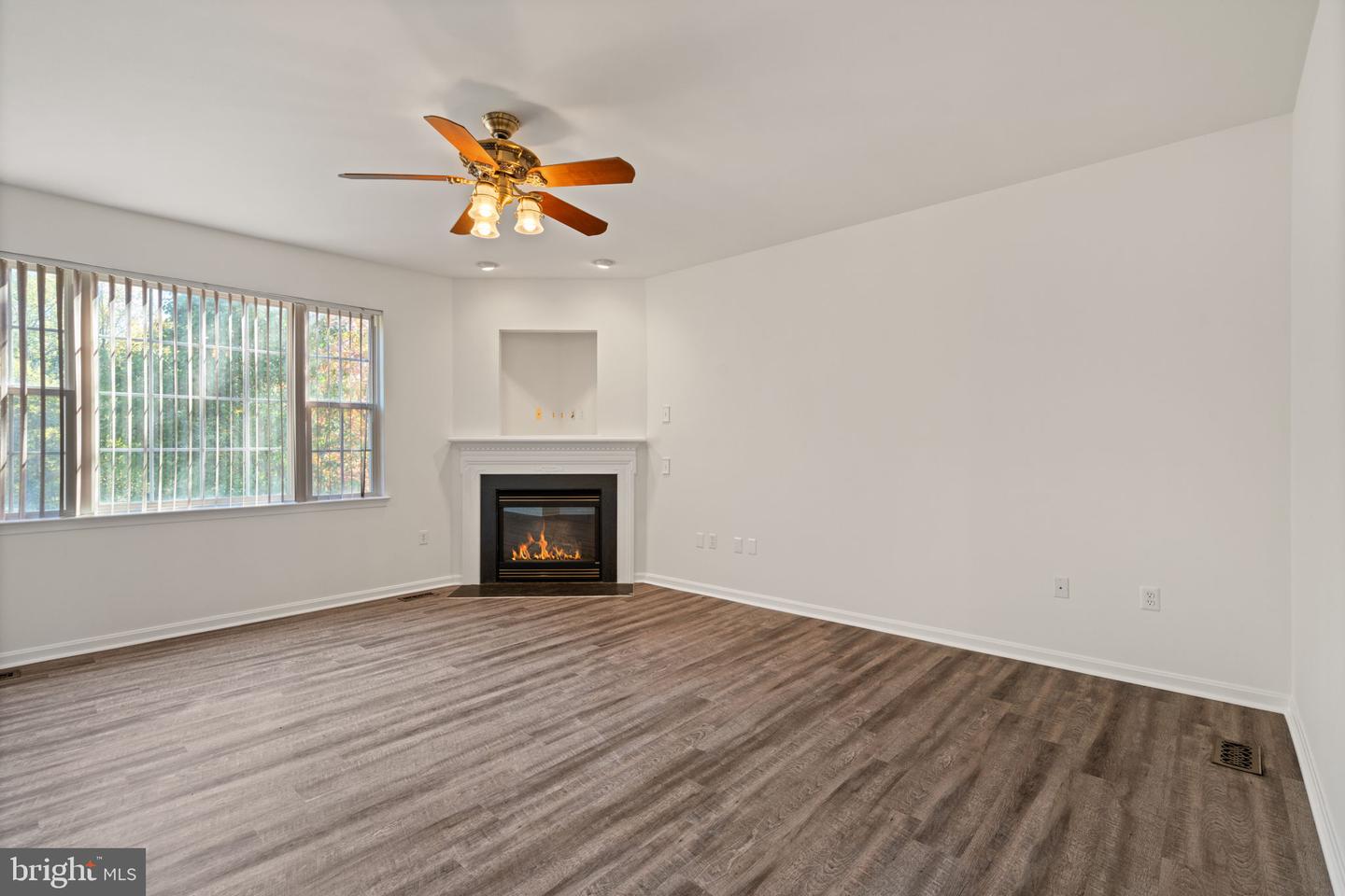 10746 GREENBRIAR LN, SPOTSYLVANIA, Virginia 22553, 5 Bedrooms Bedrooms, ,2 BathroomsBathrooms,Residential,For sale,10746 GREENBRIAR LN,VASP2034708 MLS # VASP2034708