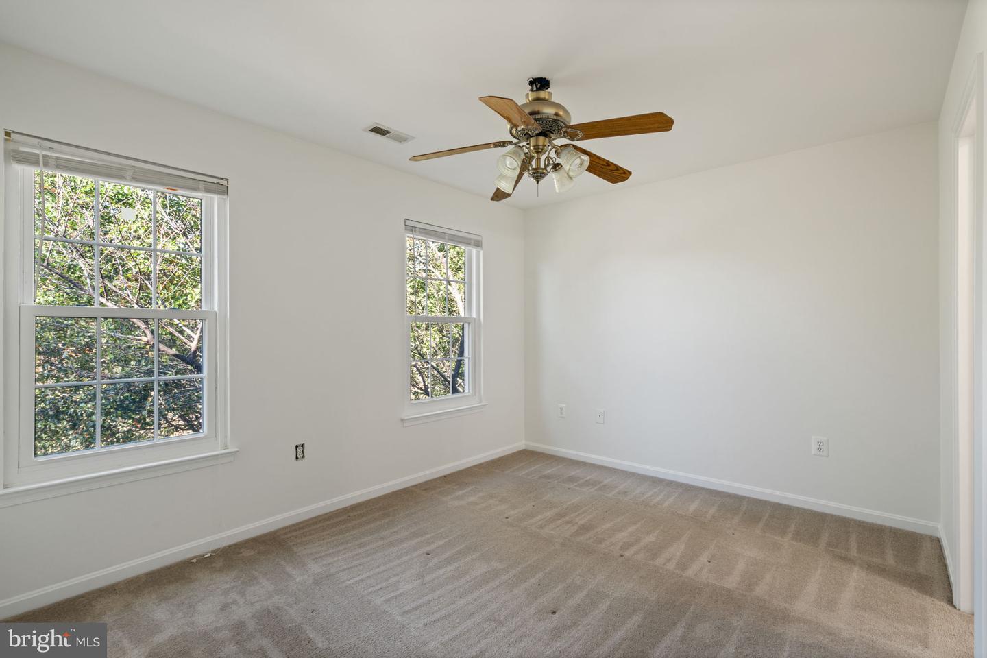 10746 GREENBRIAR LN, SPOTSYLVANIA, Virginia 22553, 5 Bedrooms Bedrooms, ,2 BathroomsBathrooms,Residential,For sale,10746 GREENBRIAR LN,VASP2034708 MLS # VASP2034708