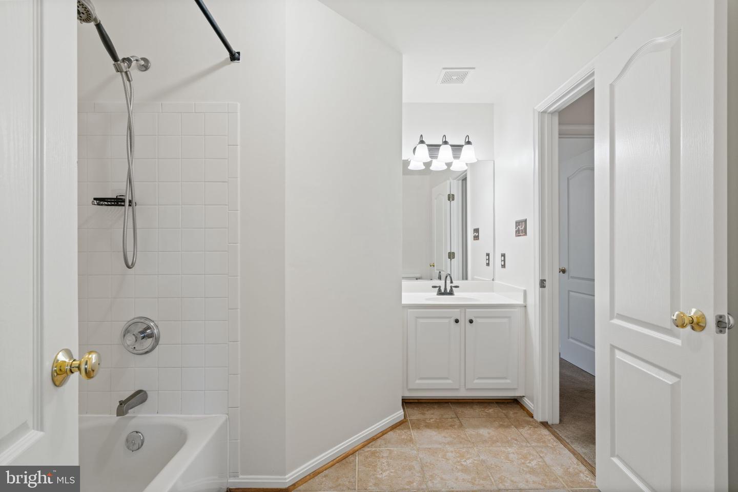 10746 GREENBRIAR LN, SPOTSYLVANIA, Virginia 22553, 5 Bedrooms Bedrooms, ,2 BathroomsBathrooms,Residential,For sale,10746 GREENBRIAR LN,VASP2034708 MLS # VASP2034708