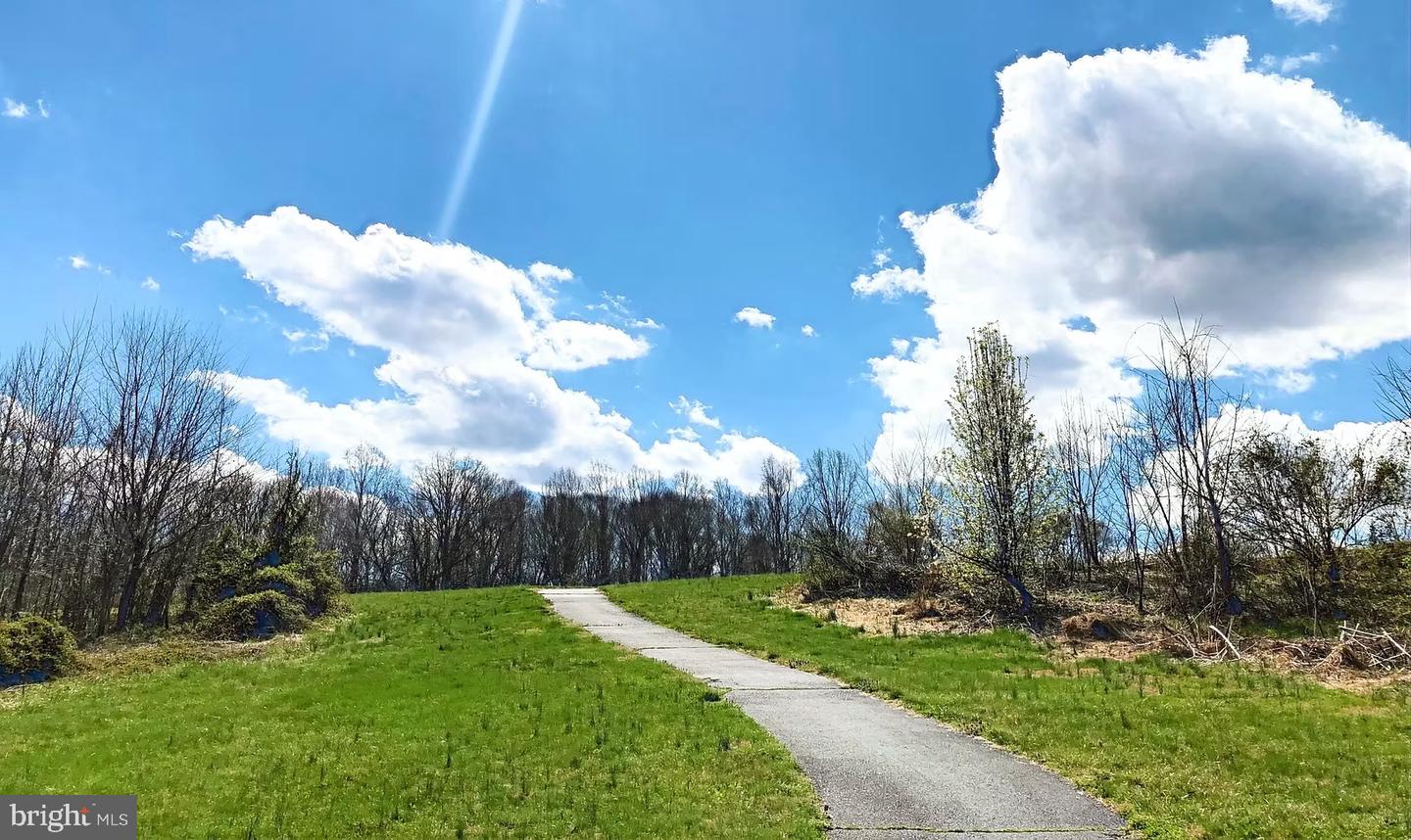 10746 GREENBRIAR LN, SPOTSYLVANIA, Virginia 22553, 5 Bedrooms Bedrooms, ,2 BathroomsBathrooms,Residential,For sale,10746 GREENBRIAR LN,VASP2034708 MLS # VASP2034708