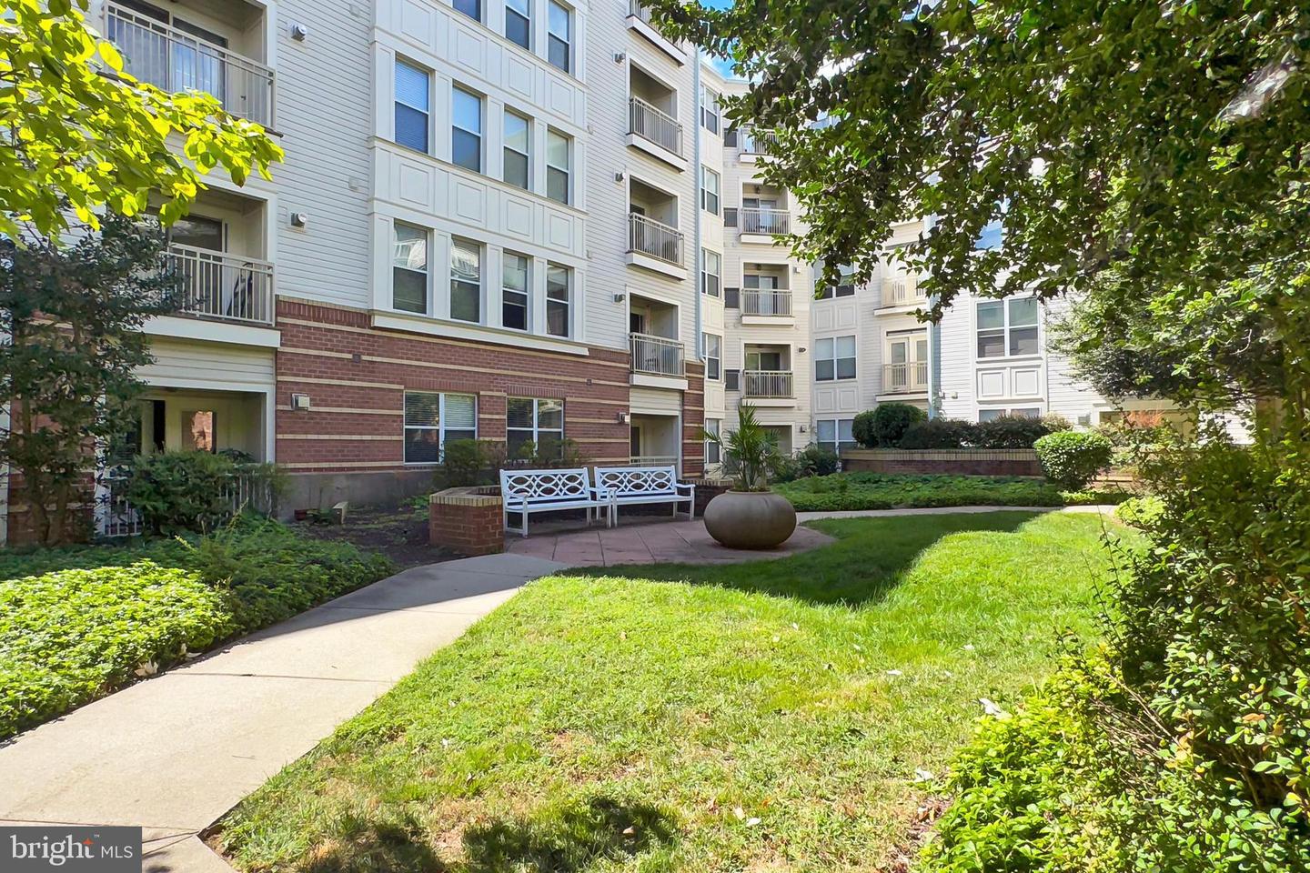 2791 CENTERBORO DR #76, VIENNA, Virginia 22181, 2 Bedrooms Bedrooms, ,2 BathroomsBathrooms,Residential,For sale,2791 CENTERBORO DR #76,VAFX2264678 MLS # VAFX2264678