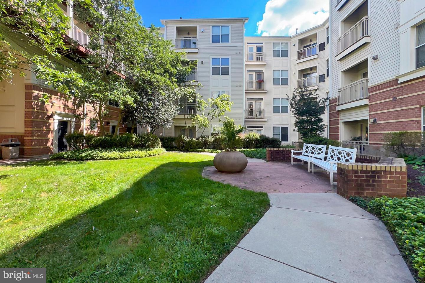 2791 CENTERBORO DR #76, VIENNA, Virginia 22181, 2 Bedrooms Bedrooms, ,2 BathroomsBathrooms,Residential,For sale,2791 CENTERBORO DR #76,VAFX2264678 MLS # VAFX2264678