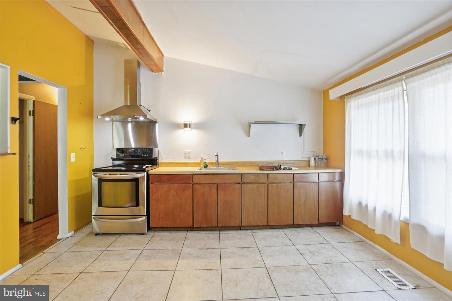 3409 MASSACHUSETTS AVE SE, WASHINGTON, District Of Columbia 20019, 3 Bedrooms Bedrooms, ,3 BathroomsBathrooms,Residential,For sale,3409 MASSACHUSETTS AVE SE,DCDC2223520 MLS # DCDC2223520