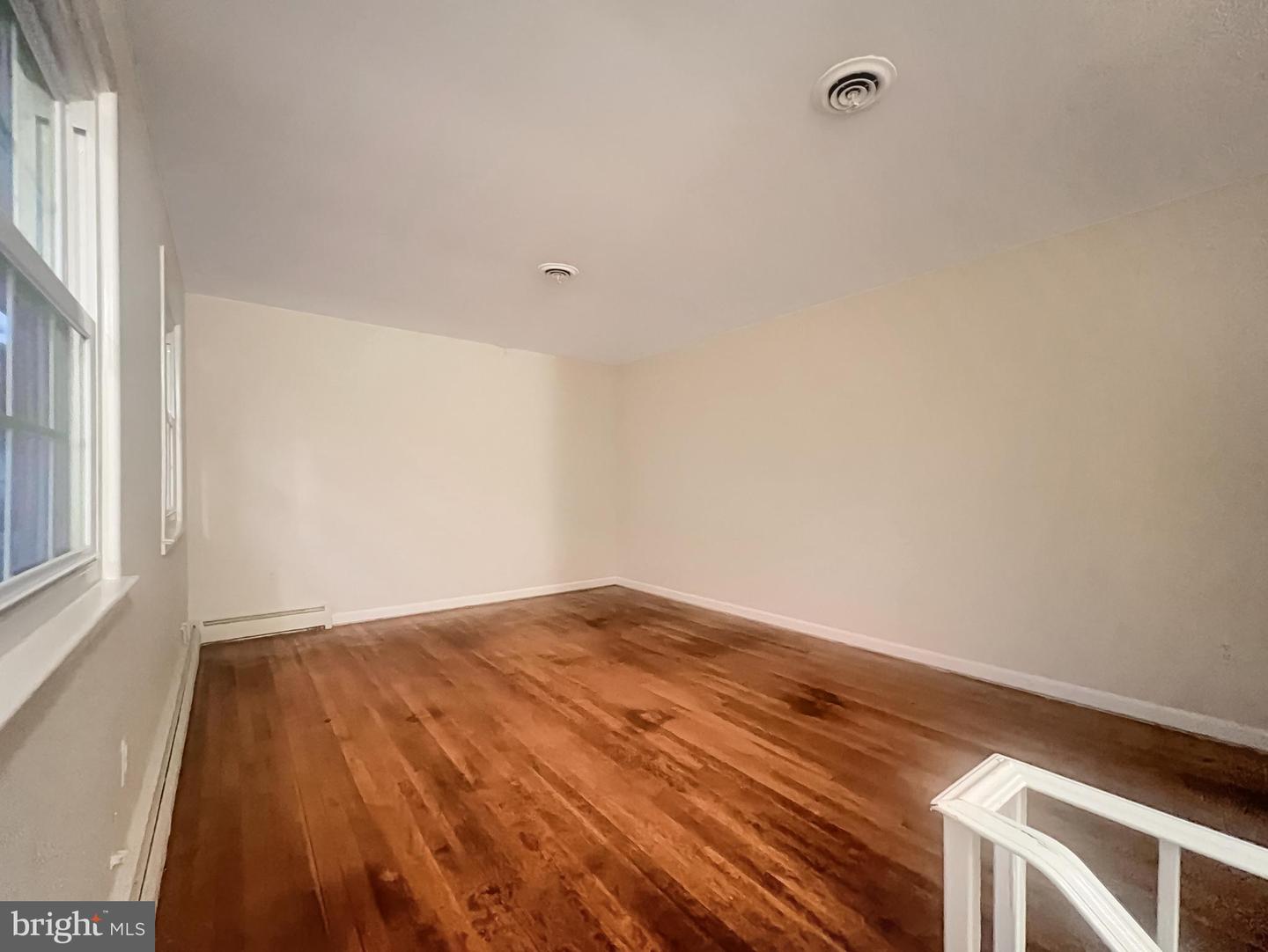 14550 EASTMAN ST, WOODBRIDGE, Virginia 22193, 3 Bedrooms Bedrooms, ,2 BathroomsBathrooms,Residential,For sale,14550 EASTMAN ST,VAPW2104846 MLS # VAPW2104846