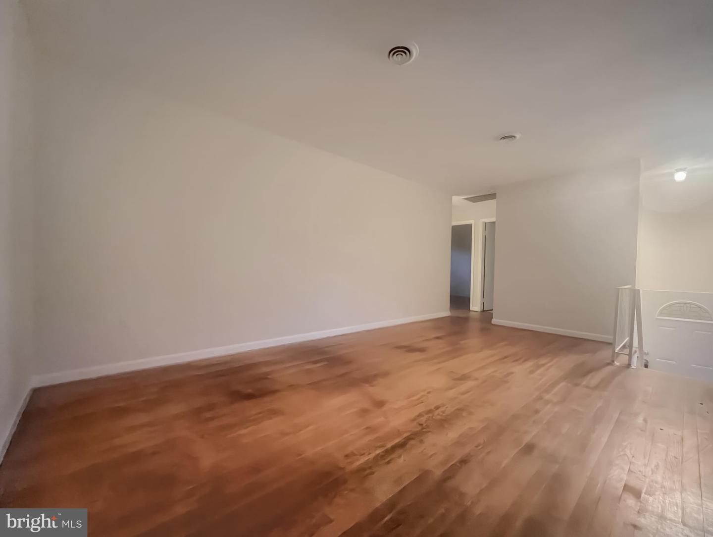 14550 EASTMAN ST, WOODBRIDGE, Virginia 22193, 3 Bedrooms Bedrooms, ,2 BathroomsBathrooms,Residential,For sale,14550 EASTMAN ST,VAPW2104846 MLS # VAPW2104846