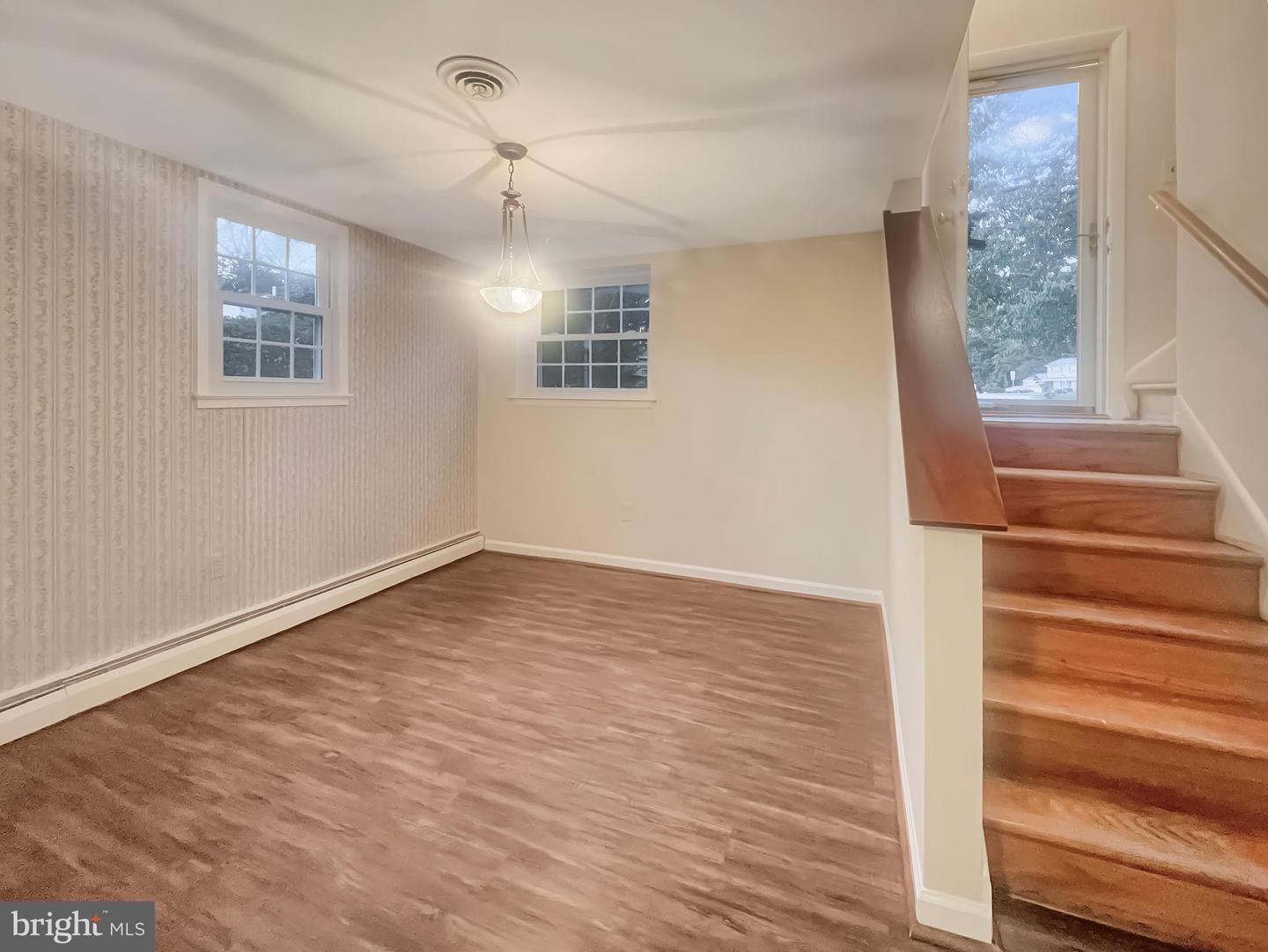 14550 EASTMAN ST, WOODBRIDGE, Virginia 22193, 3 Bedrooms Bedrooms, ,2 BathroomsBathrooms,Residential,For sale,14550 EASTMAN ST,VAPW2104846 MLS # VAPW2104846