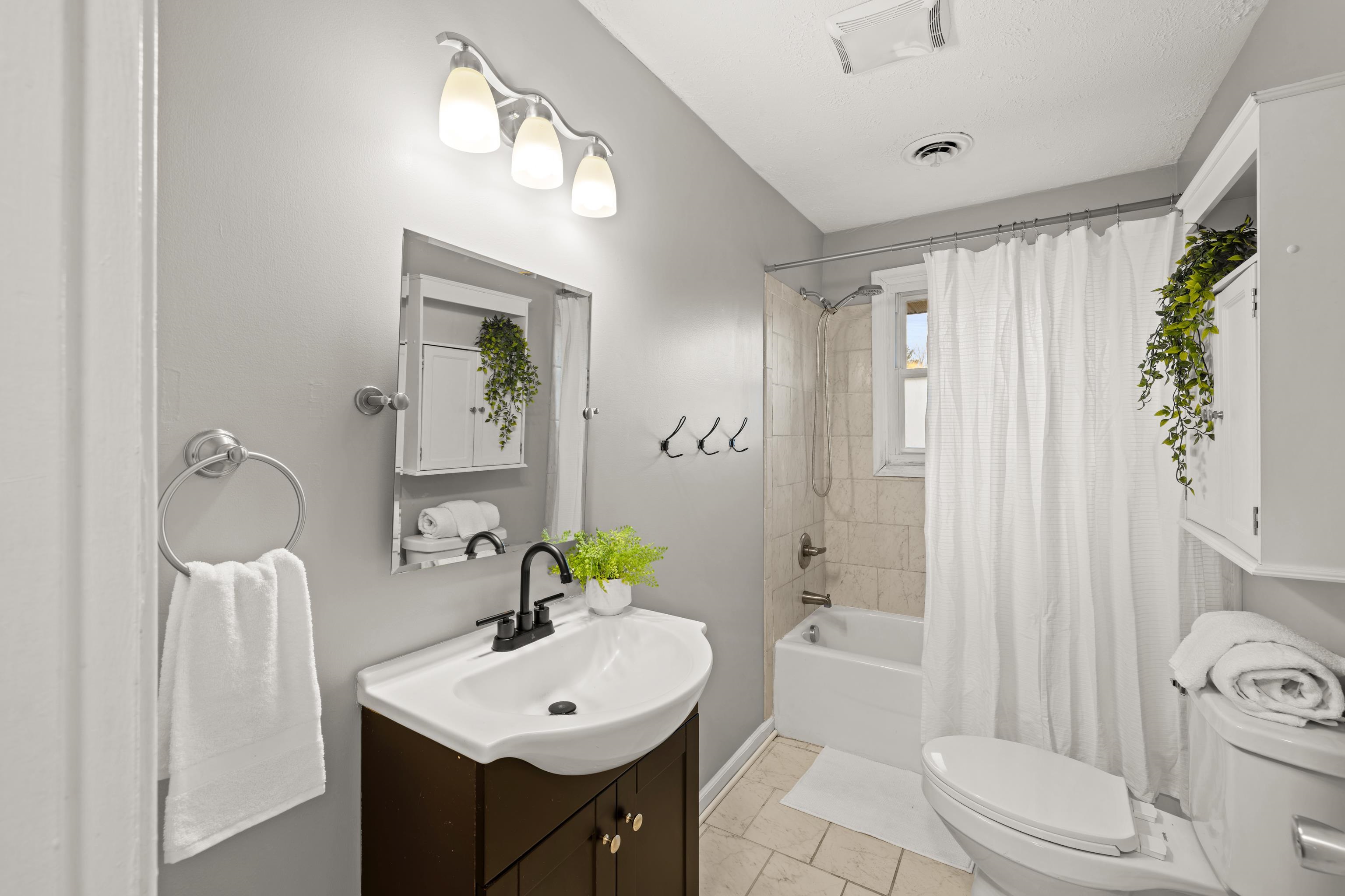 54 THOROFARE RD, CRIMORA, Virginia 24431, 5 Bedrooms Bedrooms, ,2 BathroomsBathrooms,Residential,54 THOROFARE RD,672293 MLS # 672293 54 THOROFARE RD, CRIMORA, Virginia 24431, 5 Bedrooms Bedrooms, ,2 BathroomsBathrooms,Residential,54 THOROFARE RD,672293 MLS # 672293