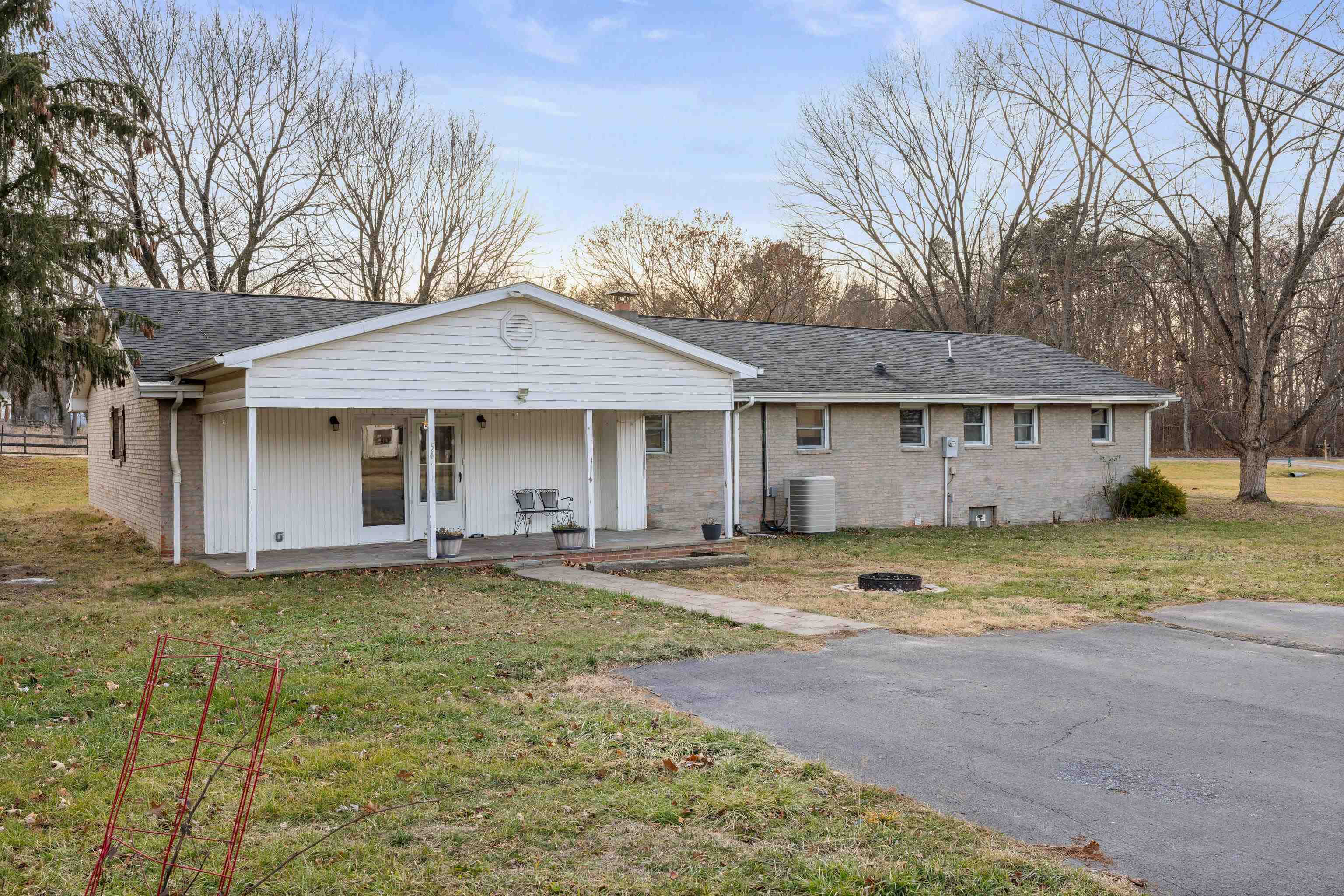 54 THOROFARE RD, CRIMORA, Virginia 24431, 5 Bedrooms Bedrooms, ,2 BathroomsBathrooms,Residential,54 THOROFARE RD,672293 MLS # 672293 54 THOROFARE RD, CRIMORA, Virginia 24431, 5 Bedrooms Bedrooms, ,2 BathroomsBathrooms,Residential,54 THOROFARE RD,672293 MLS # 672293