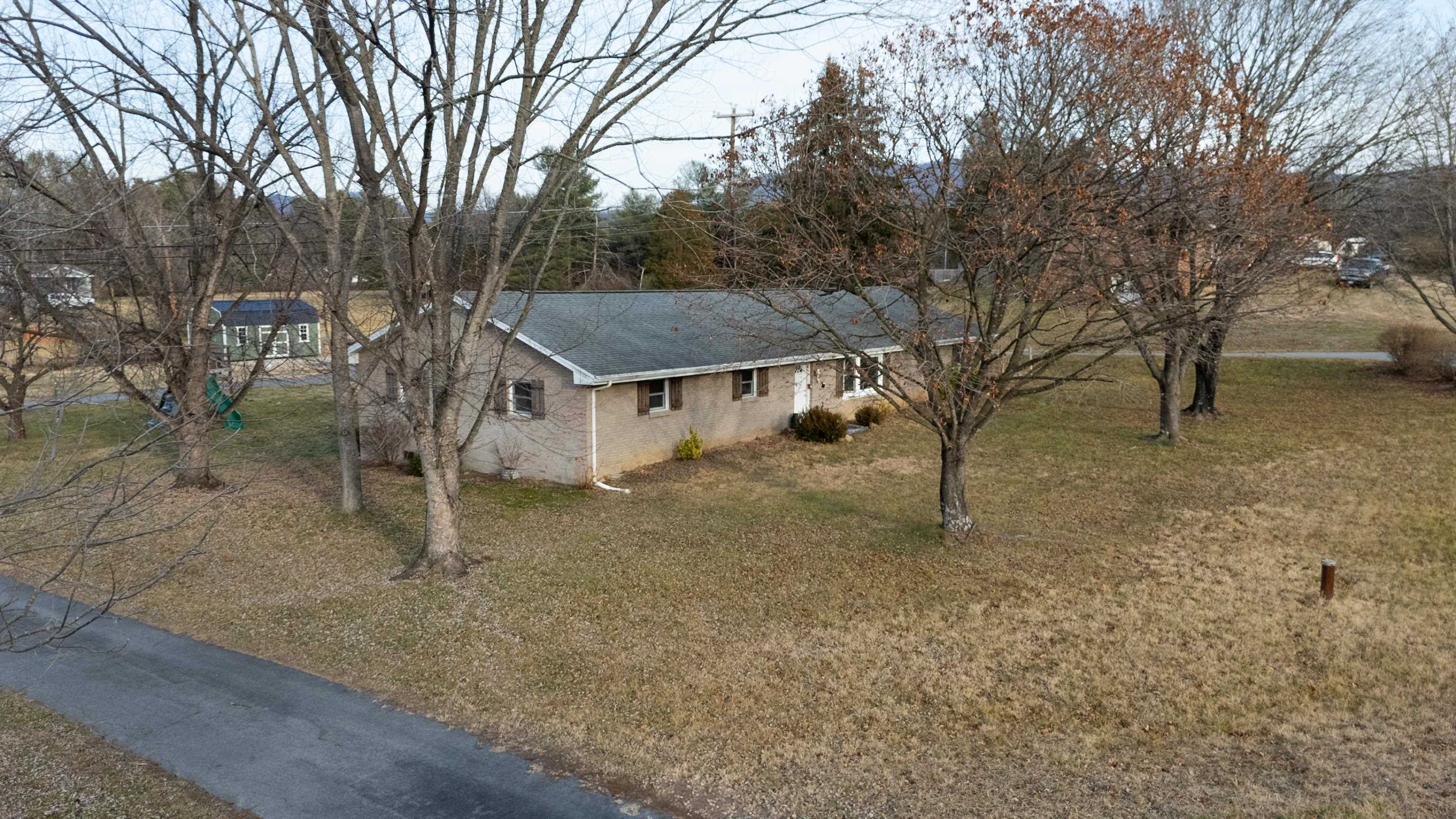 54 THOROFARE RD, CRIMORA, Virginia 24431, 5 Bedrooms Bedrooms, ,2 BathroomsBathrooms,Residential,54 THOROFARE RD,672293 MLS # 672293 54 THOROFARE RD, CRIMORA, Virginia 24431, 5 Bedrooms Bedrooms, ,2 BathroomsBathrooms,Residential,54 THOROFARE RD,672293 MLS # 672293