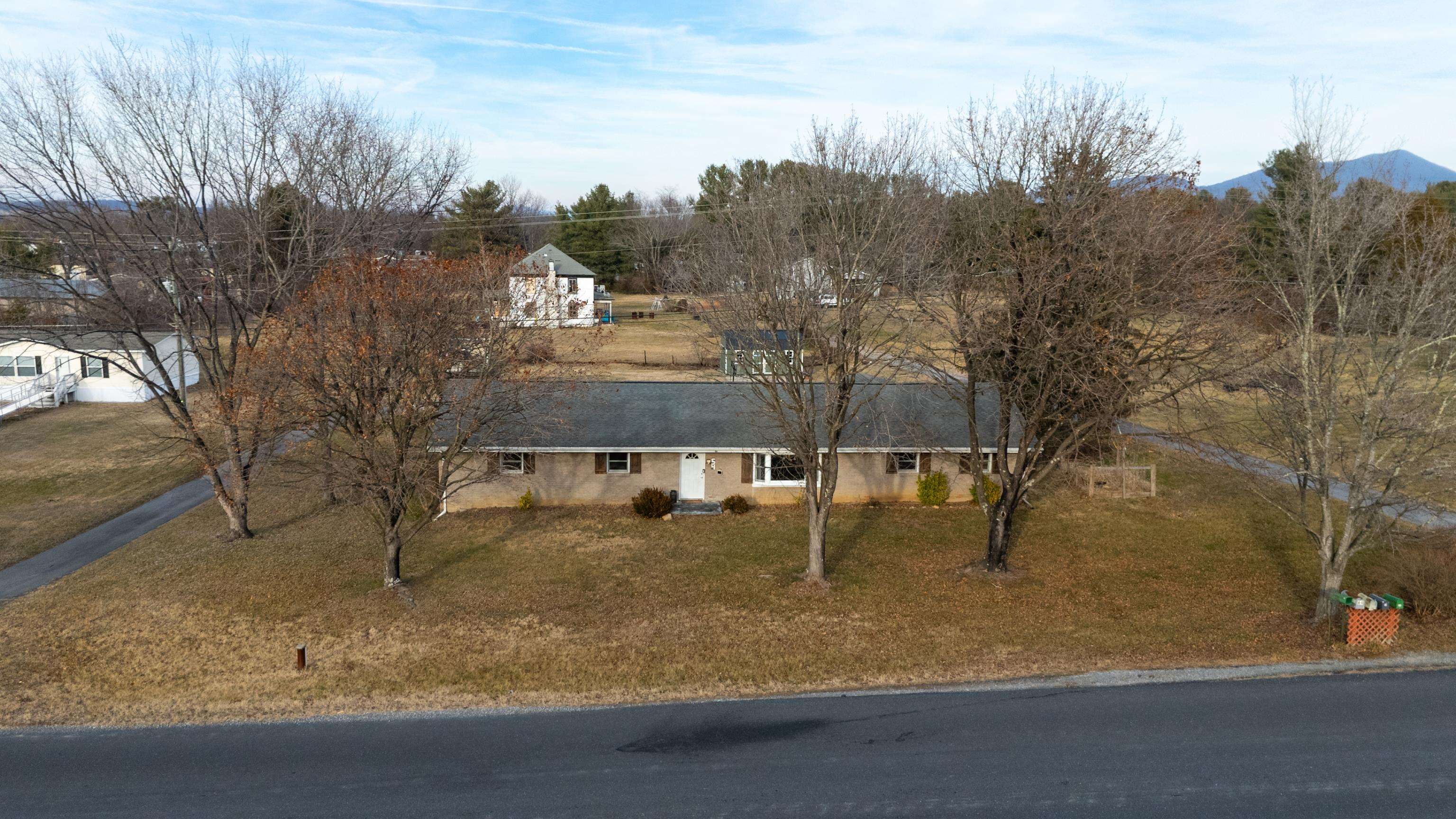 54 THOROFARE RD, CRIMORA, Virginia 24431, 5 Bedrooms Bedrooms, ,2 BathroomsBathrooms,Residential,54 THOROFARE RD,672293 MLS # 672293 54 THOROFARE RD, CRIMORA, Virginia 24431, 5 Bedrooms Bedrooms, ,2 BathroomsBathrooms,Residential,54 THOROFARE RD,672293 MLS # 672293