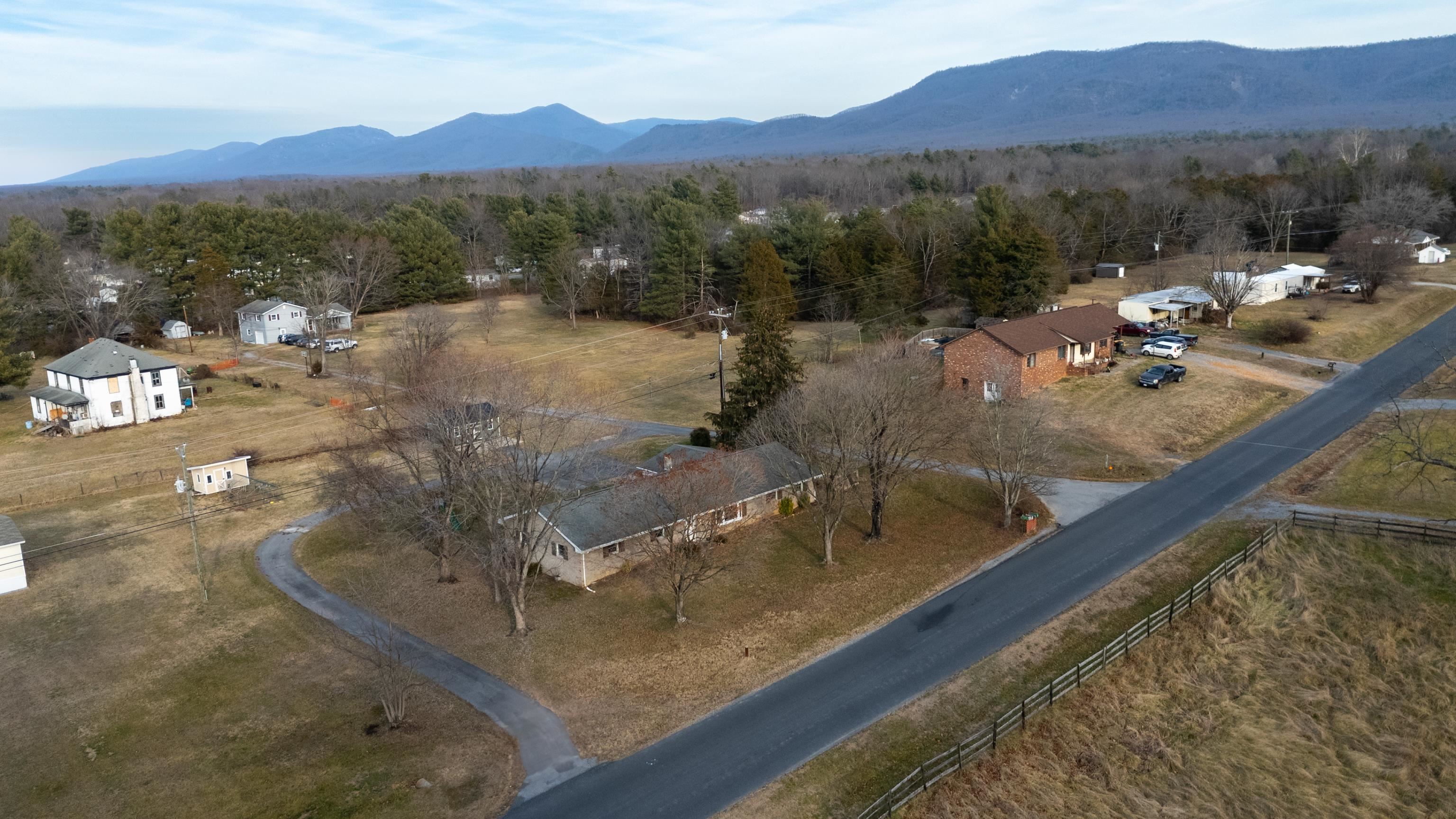 54 THOROFARE RD, CRIMORA, Virginia 24431, 5 Bedrooms Bedrooms, ,2 BathroomsBathrooms,Residential,54 THOROFARE RD,672293 MLS # 672293 54 THOROFARE RD, CRIMORA, Virginia 24431, 5 Bedrooms Bedrooms, ,2 BathroomsBathrooms,Residential,54 THOROFARE RD,672293 MLS # 672293