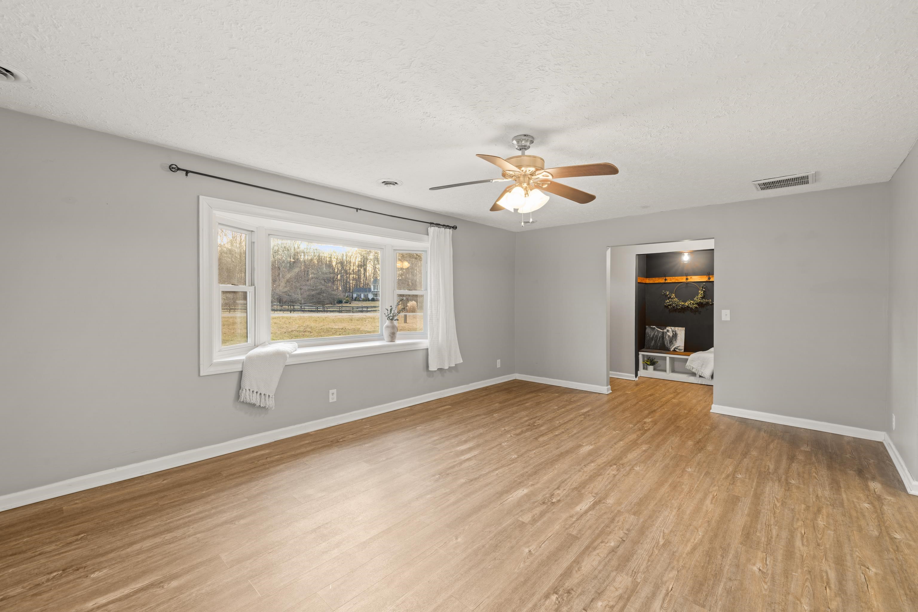 54 THOROFARE RD, CRIMORA, Virginia 24431, 5 Bedrooms Bedrooms, ,2 BathroomsBathrooms,Residential,54 THOROFARE RD,672293 MLS # 672293 54 THOROFARE RD, CRIMORA, Virginia 24431, 5 Bedrooms Bedrooms, ,2 BathroomsBathrooms,Residential,54 THOROFARE RD,672293 MLS # 672293