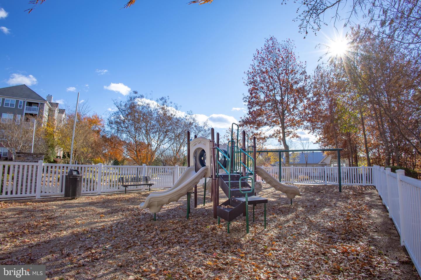 1621 LADUE CT #301, WOODBRIDGE, Virginia 22191, 2 Bedrooms Bedrooms, ,2 BathroomsBathrooms,Residential,For sale,1621 LADUE CT #301,VAPW2107308 MLS # VAPW2107308