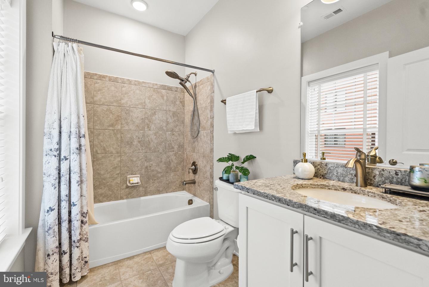 1409 VAN VALKENBURGH LN, ALEXANDRIA, Virginia 22301, 3 Bedrooms Bedrooms, ,3 BathroomsBathrooms,Residential,For sale,1409 VAN VALKENBURGH LN,VAAX2051748 MLS # VAAX2051748