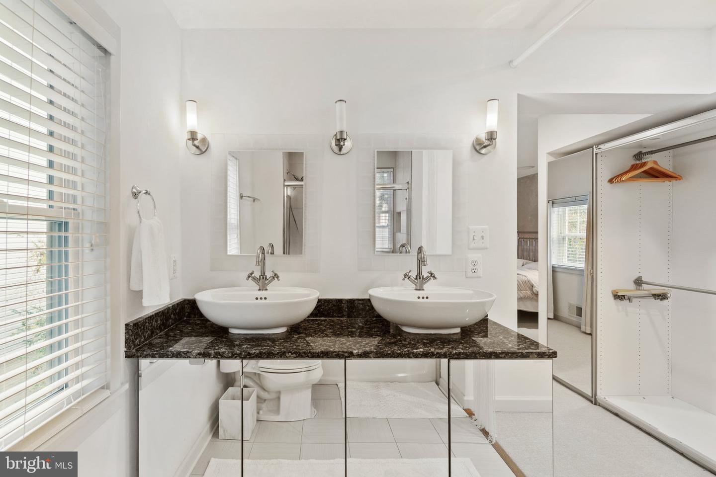 5300 WILSON BLVD, ARLINGTON, Virginia 22205, 3 Bedrooms Bedrooms, ,3 BathroomsBathrooms,Residential,For sale,5300 WILSON BLVD,VAAR2066110 MLS # VAAR2066110