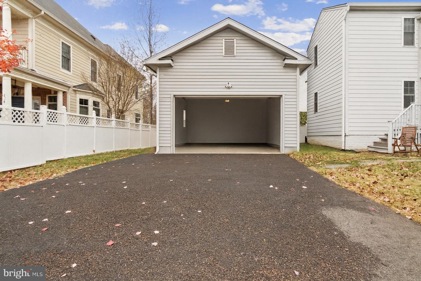 5300 WILSON BLVD, ARLINGTON, Virginia 22205, 3 Bedrooms Bedrooms, ,3 BathroomsBathrooms,Residential,For sale,5300 WILSON BLVD,VAAR2066110 MLS # VAAR2066110