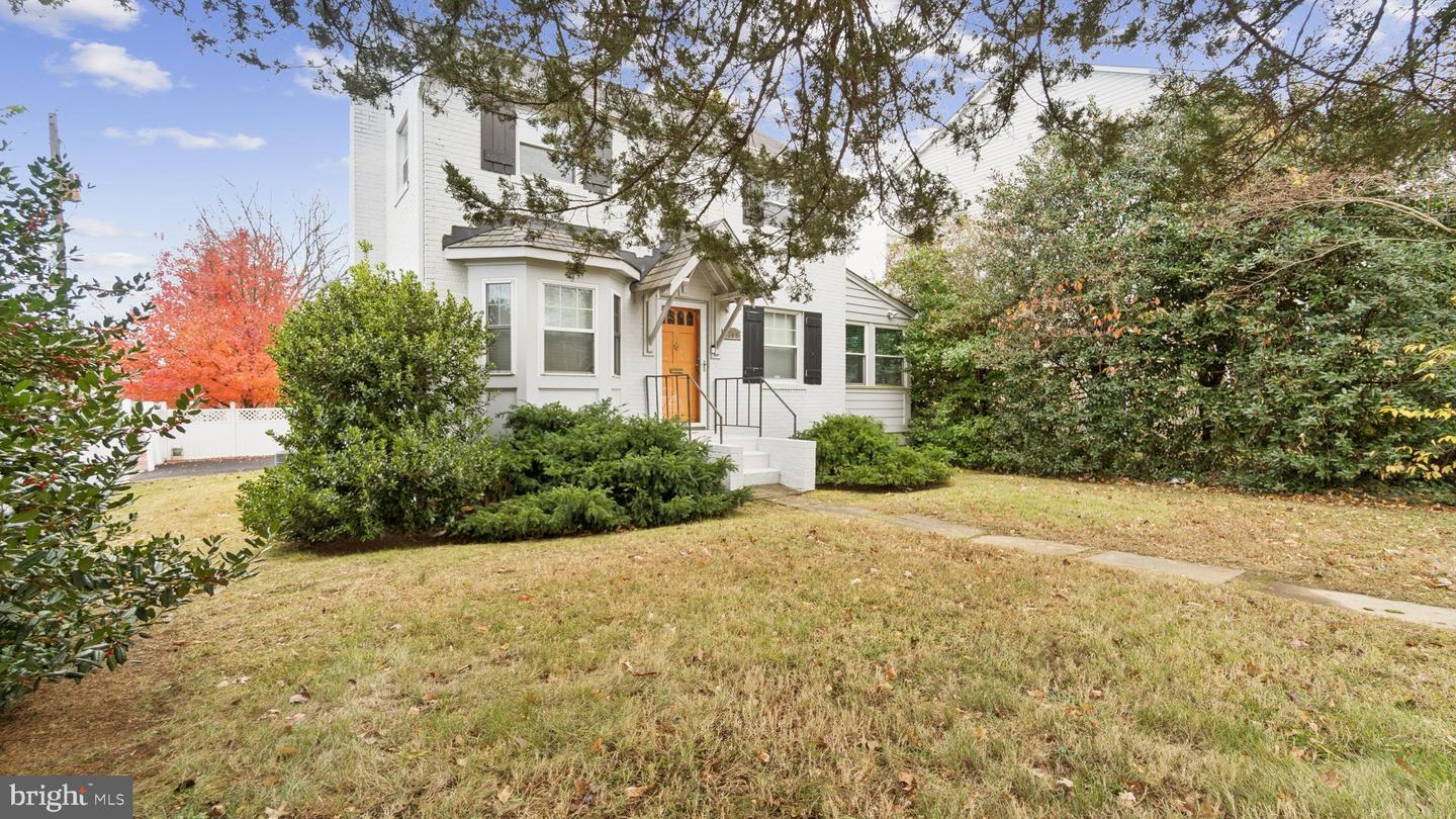 5300 WILSON BLVD, ARLINGTON, Virginia 22205, 3 Bedrooms Bedrooms, ,3 BathroomsBathrooms,Residential,For sale,5300 WILSON BLVD,VAAR2066110 MLS # VAAR2066110