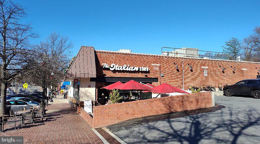 5300 WILSON BLVD, ARLINGTON, Virginia 22205, 3 Bedrooms Bedrooms, ,3 BathroomsBathrooms,Residential,For sale,5300 WILSON BLVD,VAAR2066110 MLS # VAAR2066110