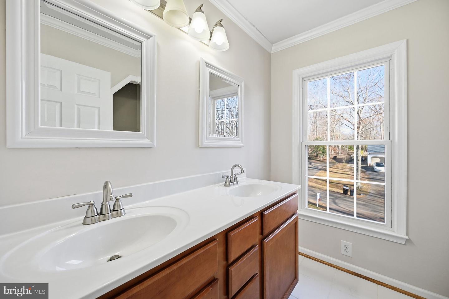 516 GLENEAGLE DR, FREDERICKSBURG, Virginia 22405, 4 Bedrooms Bedrooms, ,3 BathroomsBathrooms,Residential,For sale,516 GLENEAGLE DR,VAST2044422 MLS # VAST2044422