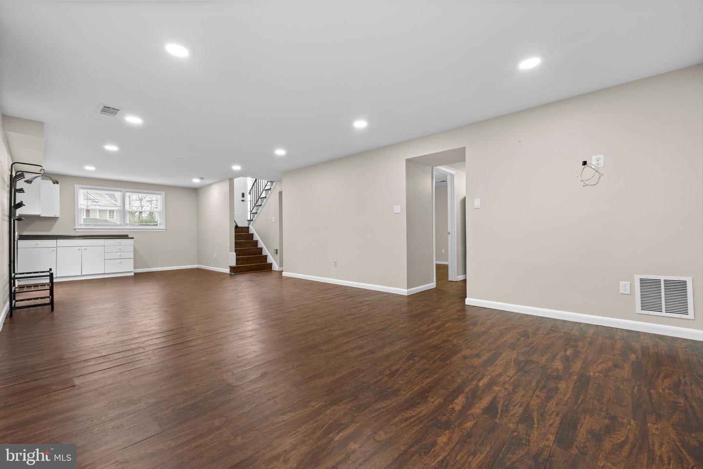 1650 LA SALLE AVE, MCLEAN, Virginia 22102, 5 Bedrooms Bedrooms, ,3 BathroomsBathrooms,Residential,For sale,1650 LA SALLE AVE,VAFX2280820 MLS # VAFX2280820