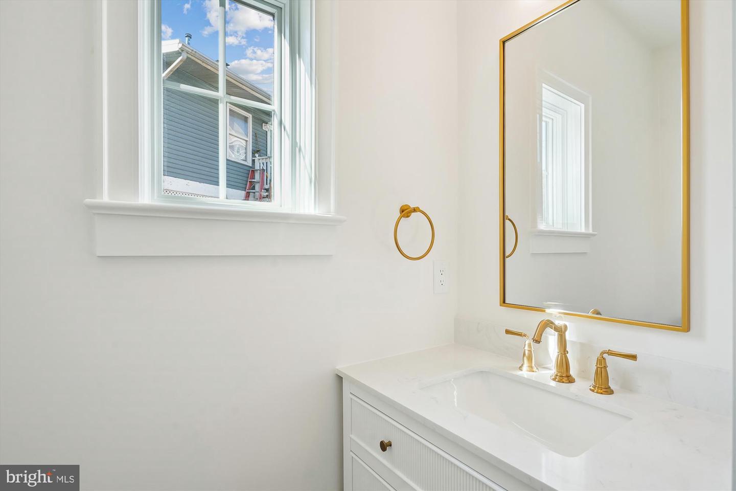 5041 25TH ST S, ARLINGTON, Virginia 22206, 4 Bedrooms Bedrooms, 7 Rooms Rooms,3 BathroomsBathrooms,Residential,For sale,5041 25TH ST S,VAAR2066502 MLS # VAAR2066502