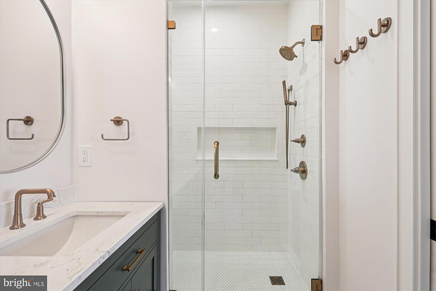 5041 25TH ST S, ARLINGTON, Virginia 22206, 4 Bedrooms Bedrooms, 7 Rooms Rooms,3 BathroomsBathrooms,Residential,For sale,5041 25TH ST S,VAAR2066502 MLS # VAAR2066502