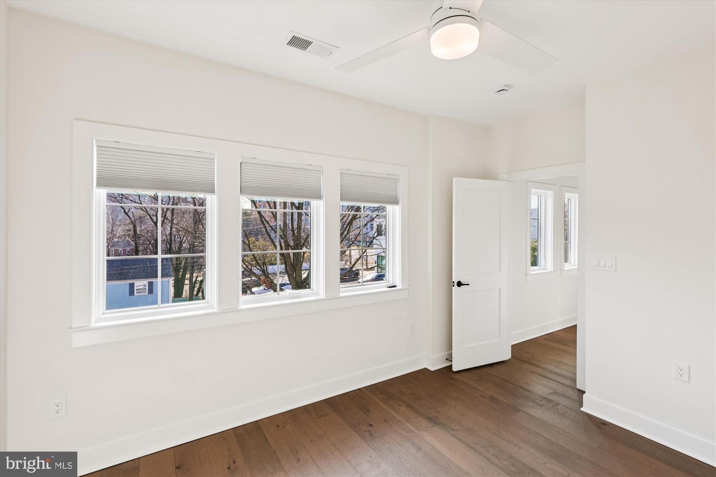 5041 25TH ST S, ARLINGTON, Virginia 22206, 4 Bedrooms Bedrooms, 7 Rooms Rooms,3 BathroomsBathrooms,Residential,For sale,5041 25TH ST S,VAAR2066502 MLS # VAAR2066502