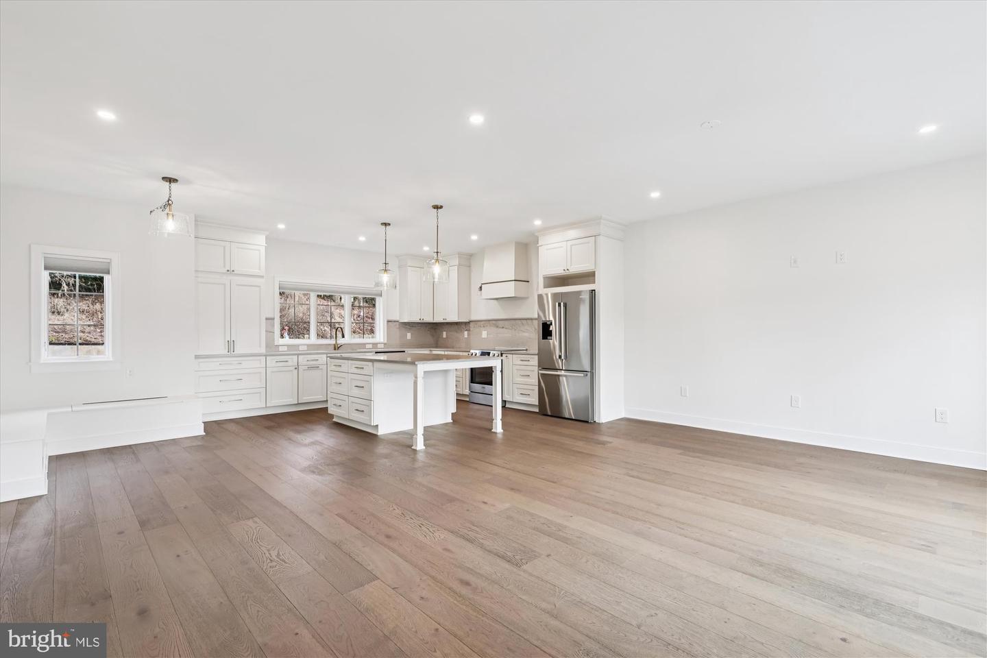 5041 25TH ST S, ARLINGTON, Virginia 22206, 4 Bedrooms Bedrooms, 7 Rooms Rooms,3 BathroomsBathrooms,Residential,For sale,5041 25TH ST S,VAAR2066502 MLS # VAAR2066502