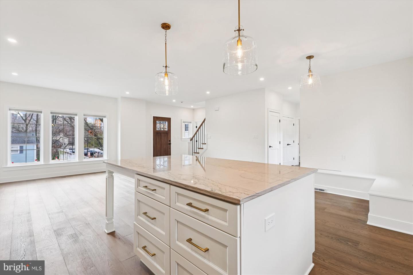 5041 25TH ST S, ARLINGTON, Virginia 22206, 4 Bedrooms Bedrooms, 7 Rooms Rooms,3 BathroomsBathrooms,Residential,For sale,5041 25TH ST S,VAAR2066502 MLS # VAAR2066502