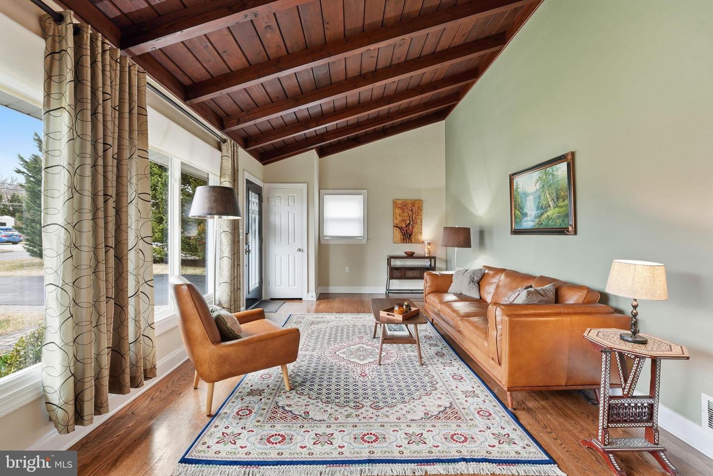 6803 DERRELL CT, ALEXANDRIA, Virginia 22307, 3 Bedrooms Bedrooms, 13 Rooms Rooms,2 BathroomsBathrooms,Residential,For sale,6803 DERRELL CT,VAFX2282060 MLS # VAFX2282060