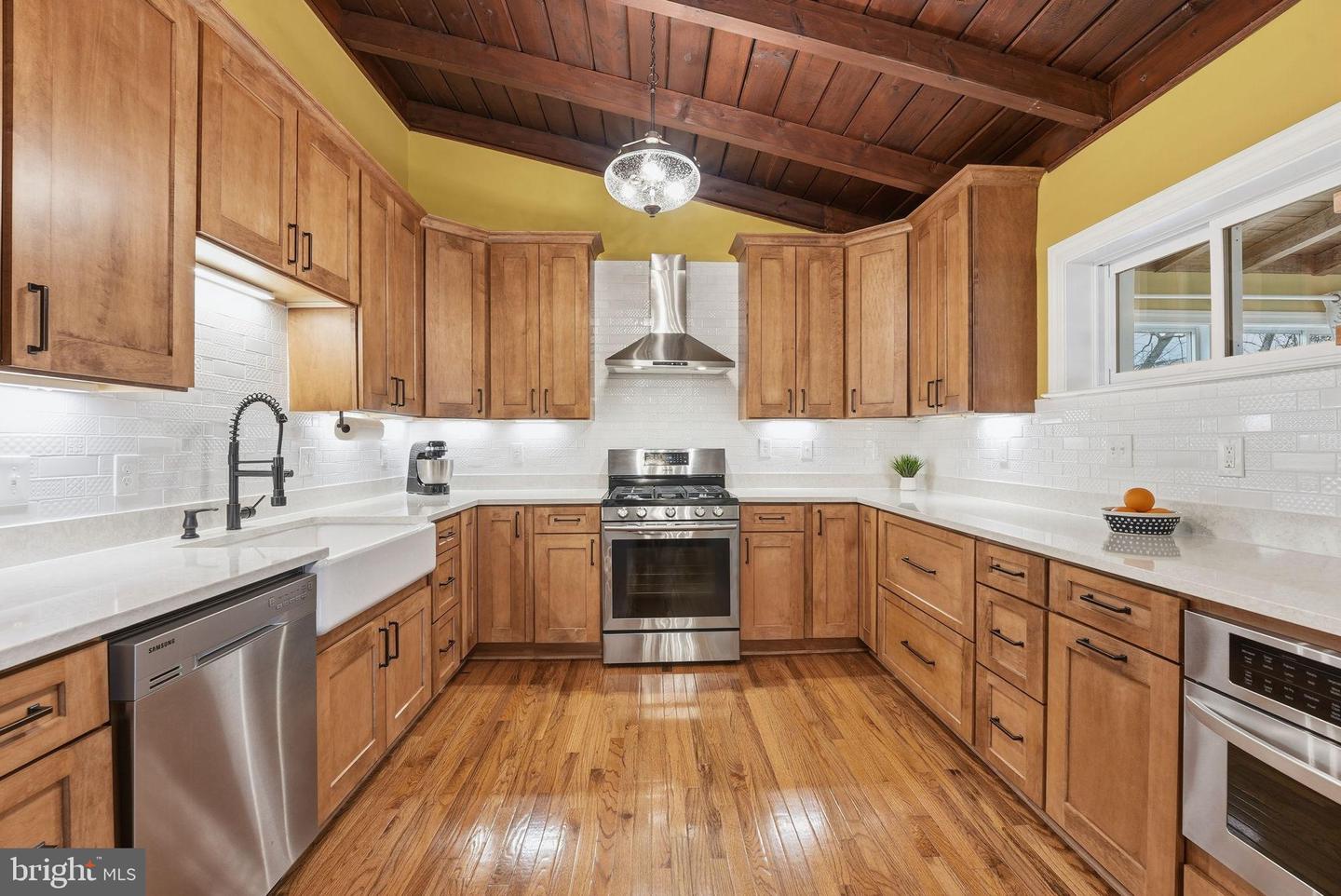 6803 DERRELL CT, ALEXANDRIA, Virginia 22307, 3 Bedrooms Bedrooms, 13 Rooms Rooms,2 BathroomsBathrooms,Residential,For sale,6803 DERRELL CT,VAFX2282060 MLS # VAFX2282060