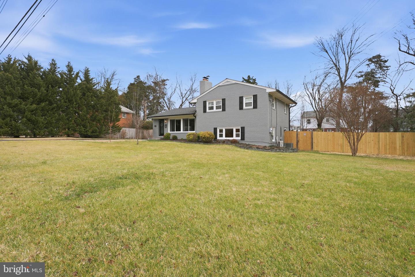 6803 DERRELL CT, ALEXANDRIA, Virginia 22307, 3 Bedrooms Bedrooms, 13 Rooms Rooms,2 BathroomsBathrooms,Residential,For sale,6803 DERRELL CT,VAFX2282060 MLS # VAFX2282060