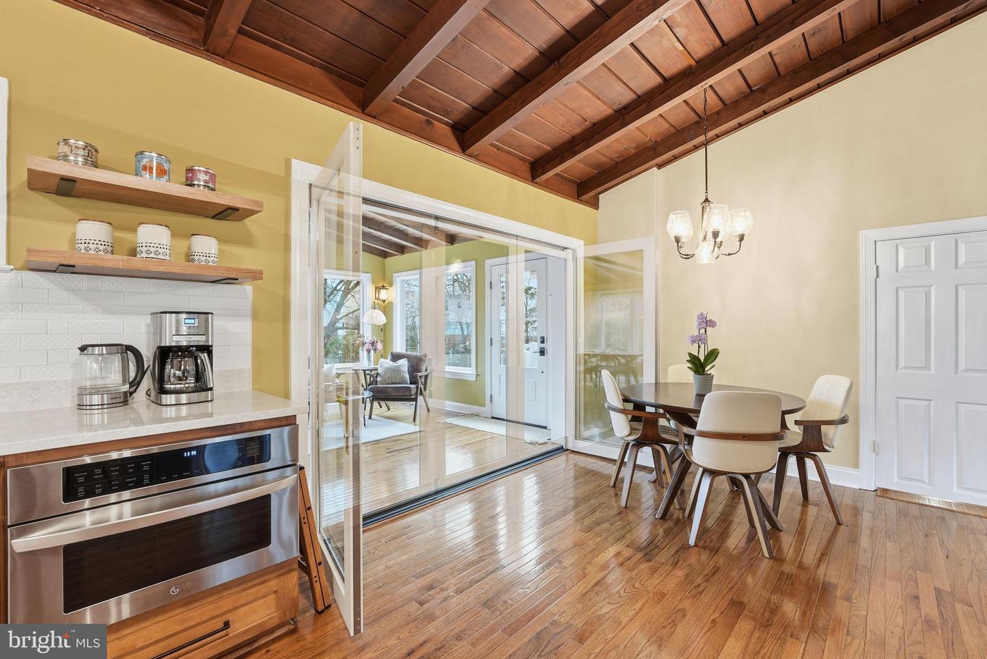 6803 DERRELL CT, ALEXANDRIA, Virginia 22307, 3 Bedrooms Bedrooms, 13 Rooms Rooms,2 BathroomsBathrooms,Residential,For sale,6803 DERRELL CT,VAFX2282060 MLS # VAFX2282060