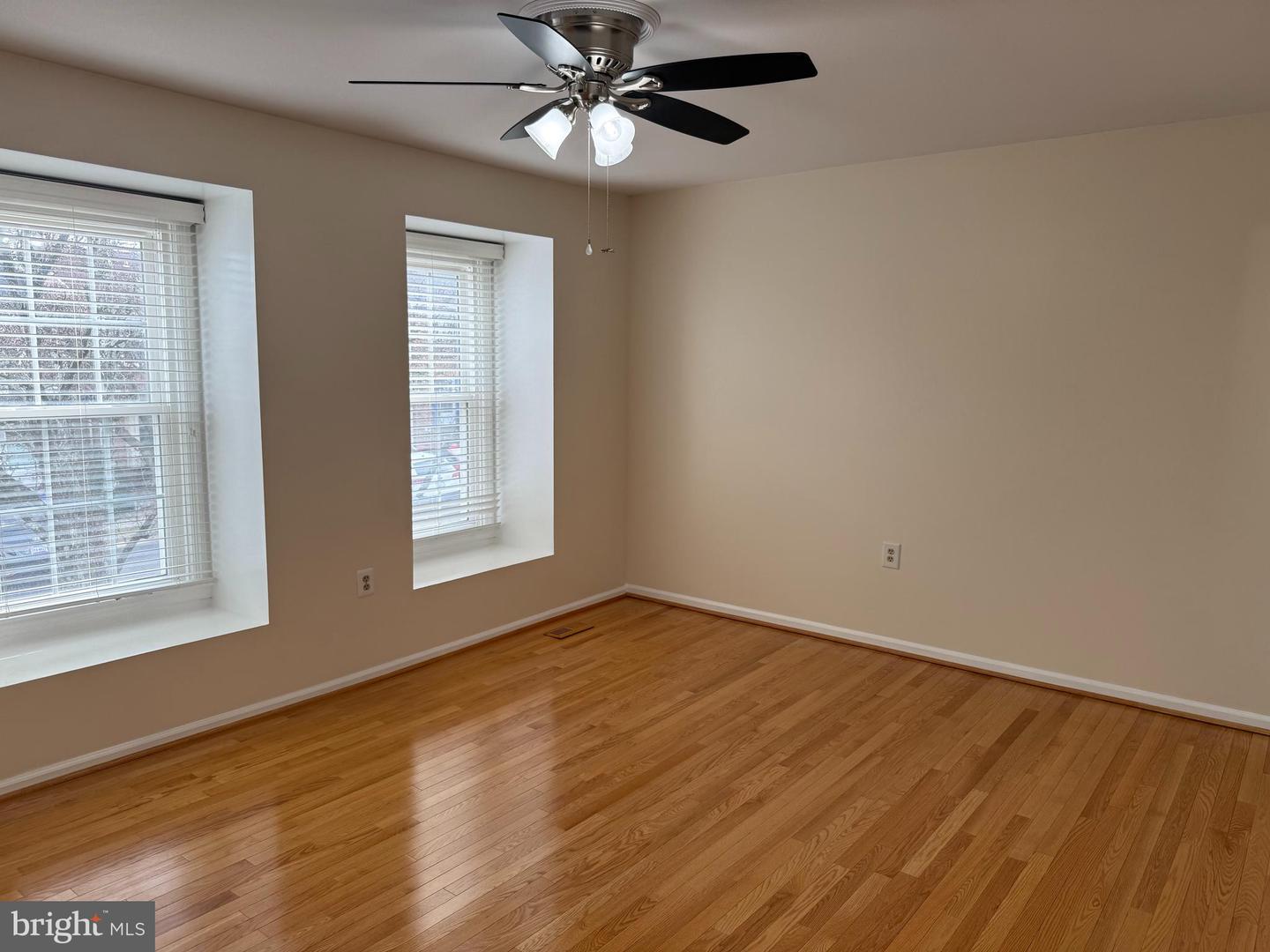 5654 RIDGE VIEW DR, ALEXANDRIA, Virginia 22310, 3 Bedrooms Bedrooms, ,2 BathroomsBathrooms,Residential,For sale,5654 RIDGE VIEW DR,VAFX2282190 MLS # VAFX2282190 5654 RIDGE VIEW DR, ALEXANDRIA, Virginia 22310, 3 Bedrooms Bedrooms, ,2 BathroomsBathrooms,Residential,For sale,5654 RIDGE VIEW DR,VAFX2282190 MLS # VAFX2282190