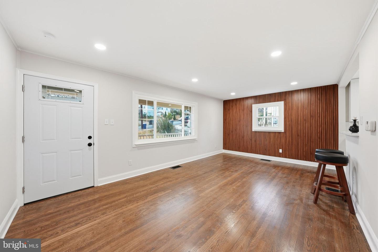 6436 MAPLEWOOD DR, FALLS CHURCH, Virginia 22041, 4 Bedrooms Bedrooms, ,2 BathroomsBathrooms,Residential,For sale,6436 MAPLEWOOD DR,VAFX2282830 MLS # VAFX2282830