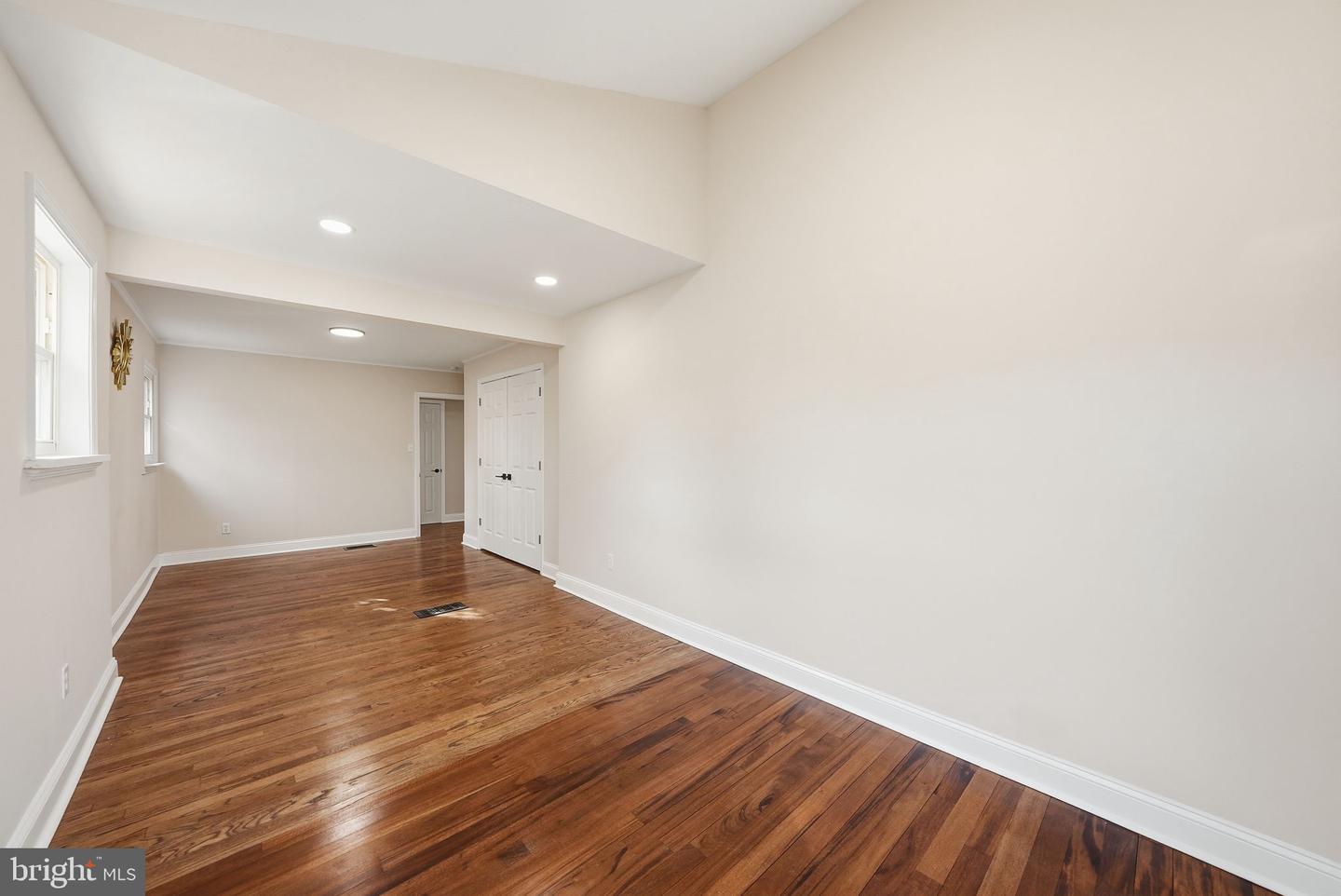 6436 MAPLEWOOD DR, FALLS CHURCH, Virginia 22041, 4 Bedrooms Bedrooms, ,2 BathroomsBathrooms,Residential,For sale,6436 MAPLEWOOD DR,VAFX2282830 MLS # VAFX2282830