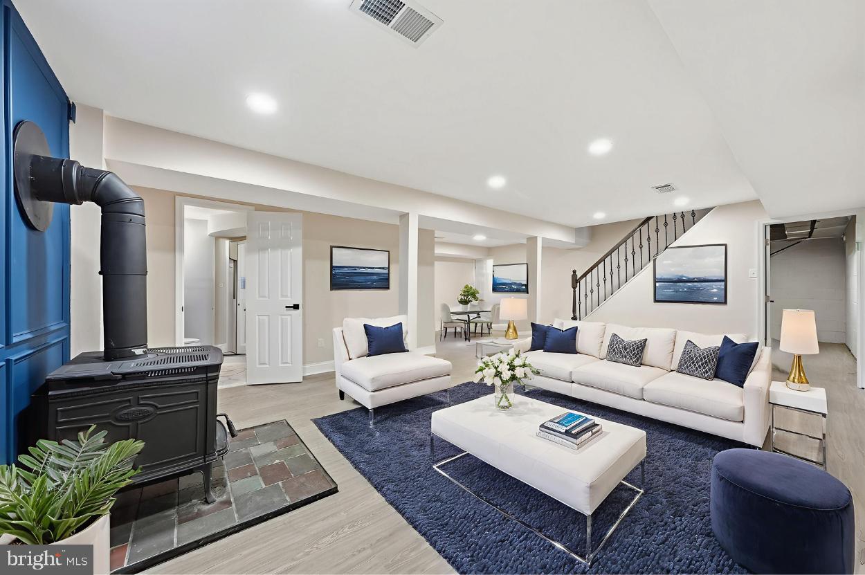 6436 MAPLEWOOD DR, FALLS CHURCH, Virginia 22041, 4 Bedrooms Bedrooms, ,2 BathroomsBathrooms,Residential,For sale,6436 MAPLEWOOD DR,VAFX2282830 MLS # VAFX2282830