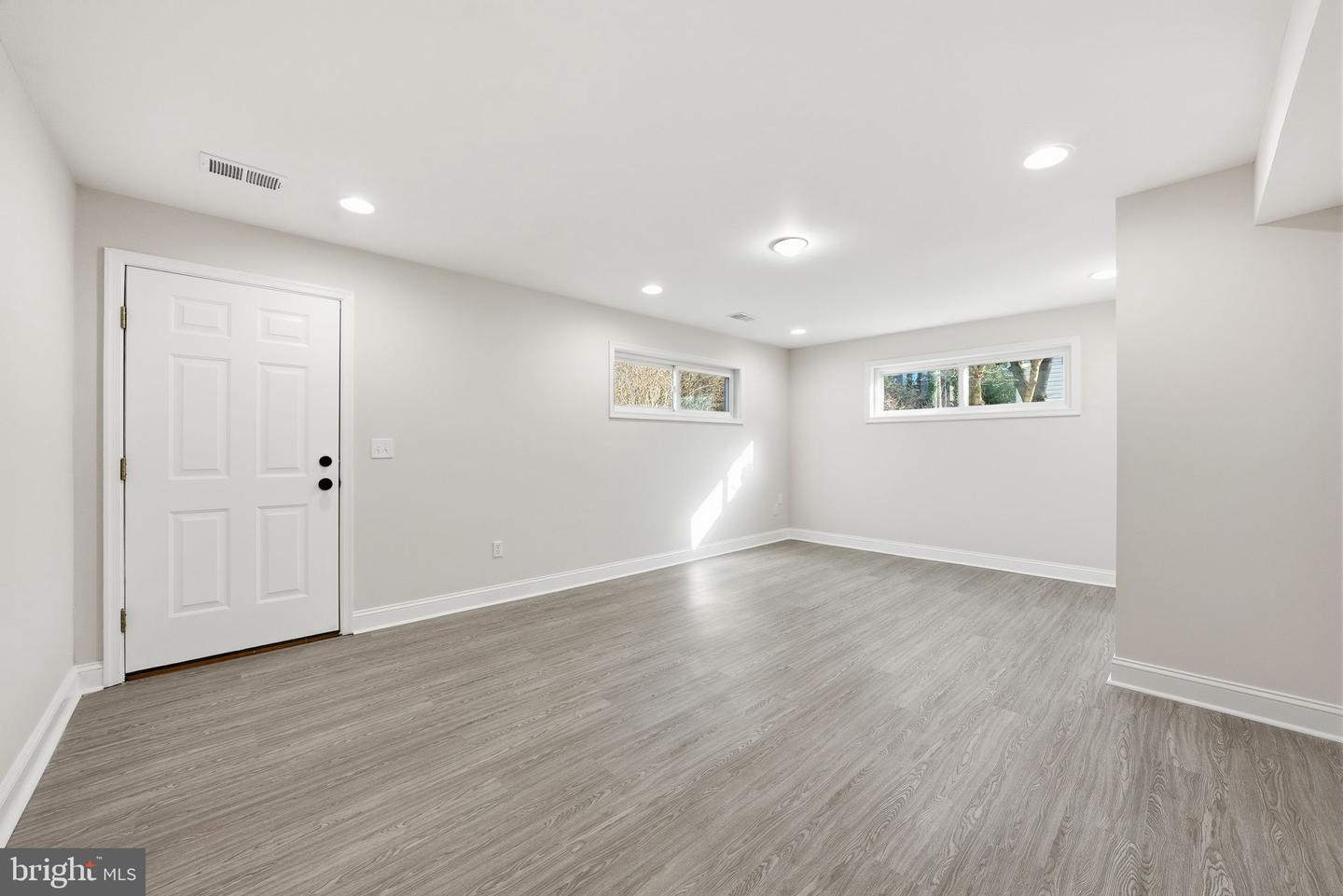 6436 MAPLEWOOD DR, FALLS CHURCH, Virginia 22041, 4 Bedrooms Bedrooms, ,2 BathroomsBathrooms,Residential,For sale,6436 MAPLEWOOD DR,VAFX2282830 MLS # VAFX2282830