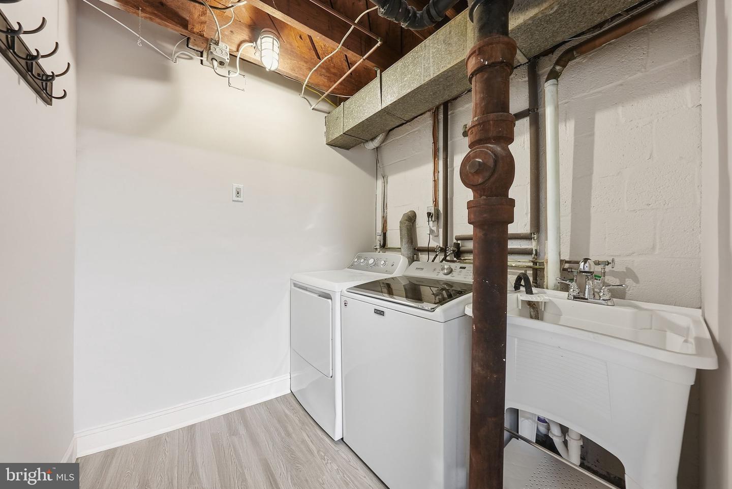 6436 MAPLEWOOD DR, FALLS CHURCH, Virginia 22041, 4 Bedrooms Bedrooms, ,2 BathroomsBathrooms,Residential,For sale,6436 MAPLEWOOD DR,VAFX2282830 MLS # VAFX2282830