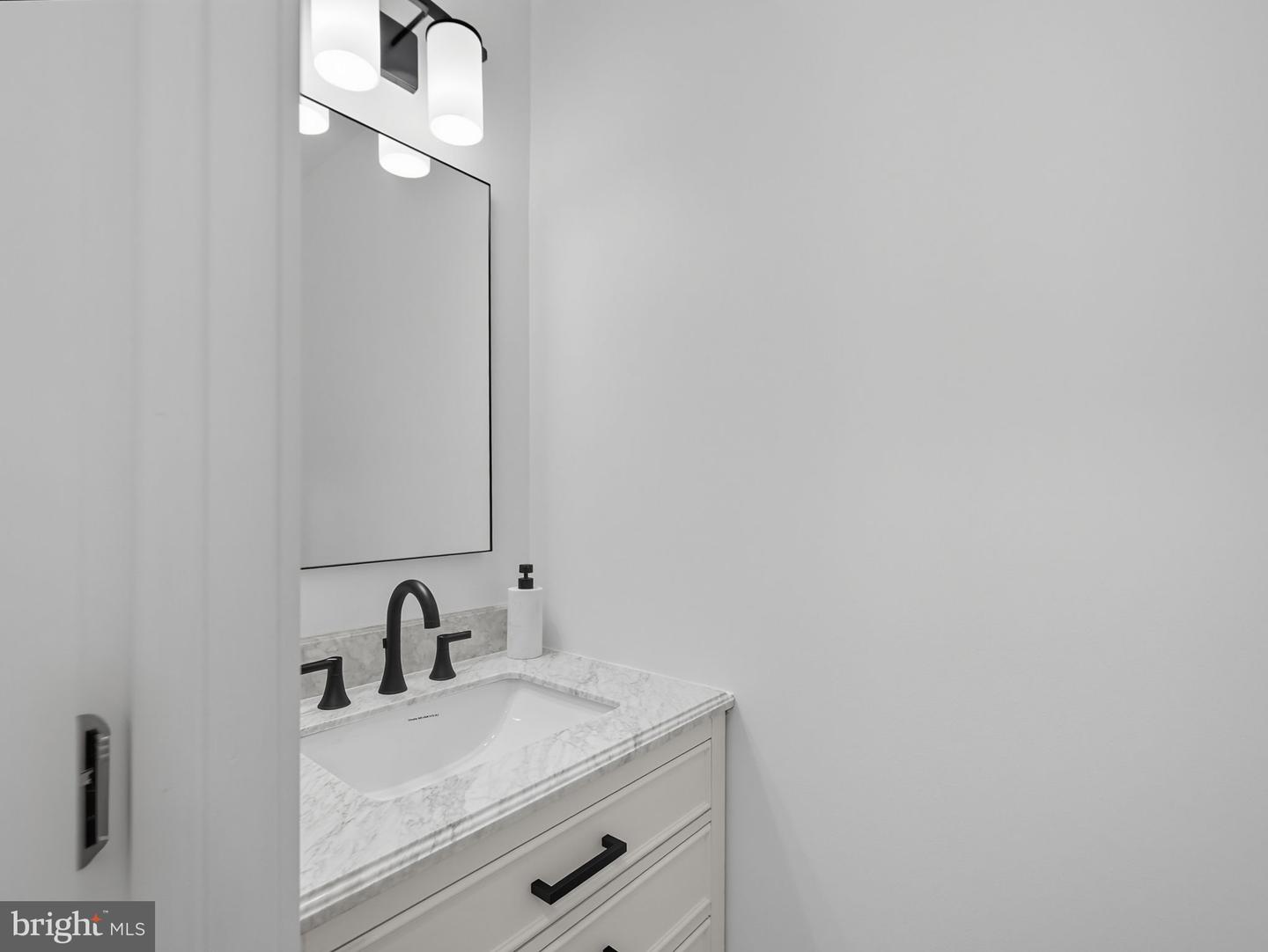 492 N LATHAM ST, ALEXANDRIA, Virginia 22304, 4 Bedrooms Bedrooms, ,3 BathroomsBathrooms,Residential,For sale,492 N LATHAM ST,VAAX2052546 MLS # VAAX2052546