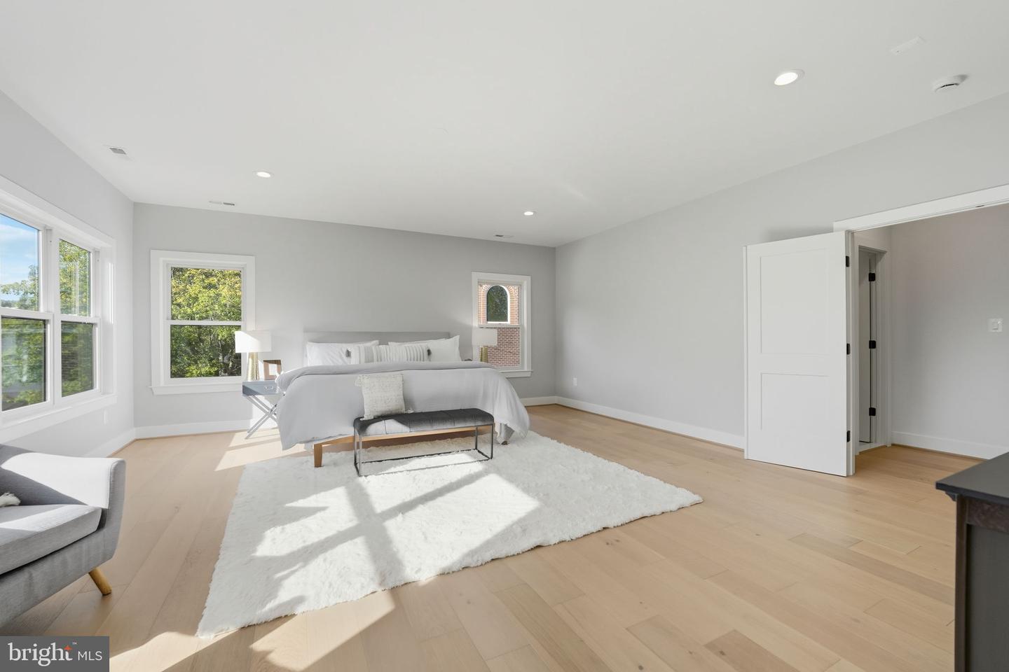 3218 BLUNDELL RD, FALLS CHURCH, Virginia 22042, 6 Bedrooms Bedrooms, ,5 BathroomsBathrooms,Residential,For sale,3218 BLUNDELL RD,VAFX2282982 MLS # VAFX2282982