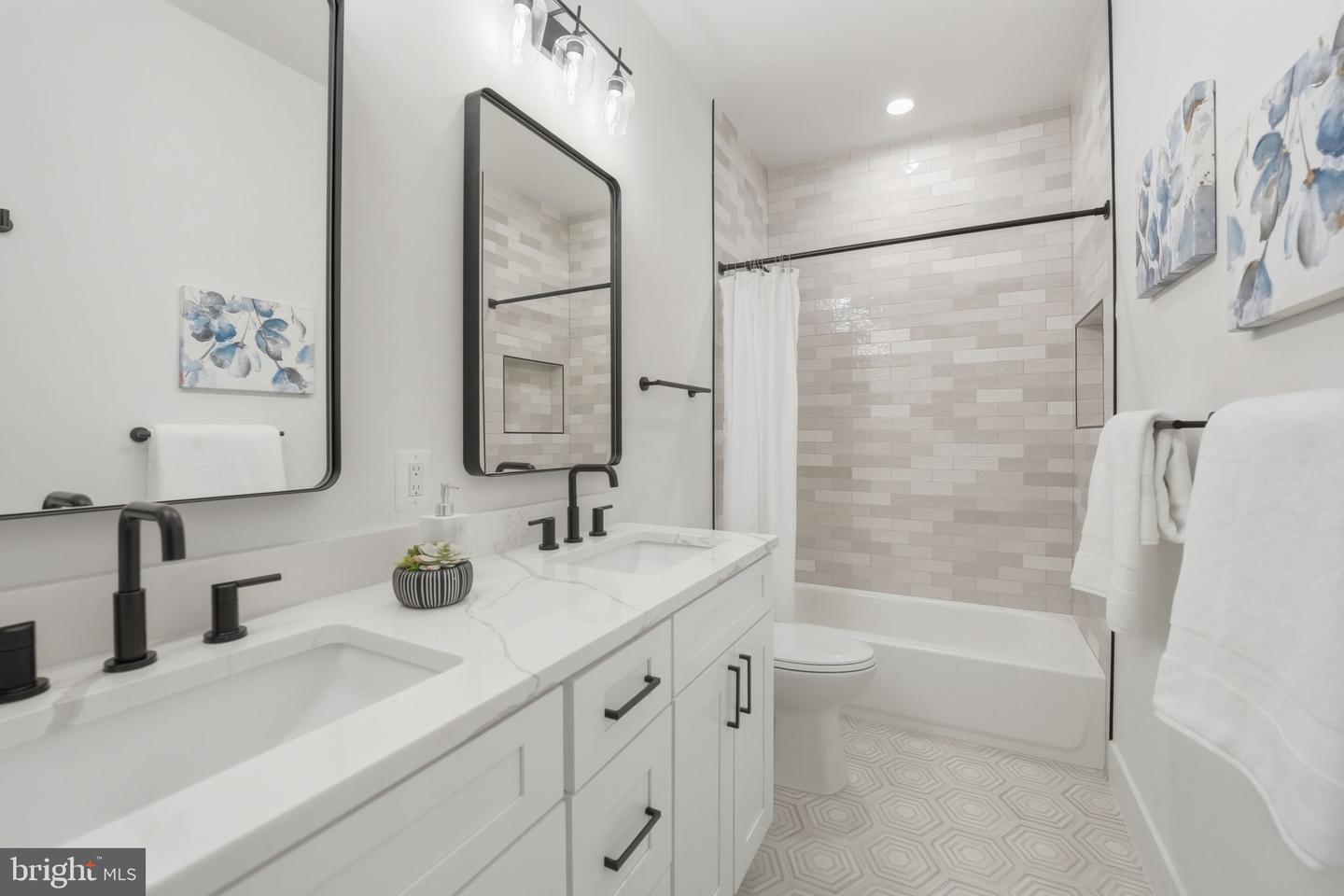 3218 BLUNDELL RD, FALLS CHURCH, Virginia 22042, 6 Bedrooms Bedrooms, ,5 BathroomsBathrooms,Residential,For sale,3218 BLUNDELL RD,VAFX2282982 MLS # VAFX2282982