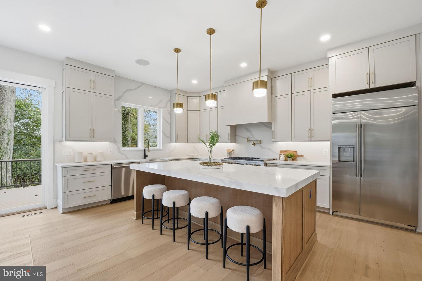 7228 ALLAN AVE, FALLS CHURCH, Virginia 22046, 6 Bedrooms Bedrooms, ,6 BathroomsBathrooms,Residential,For sale,7228 ALLAN AVE,VAFX2282986 MLS # VAFX2282986