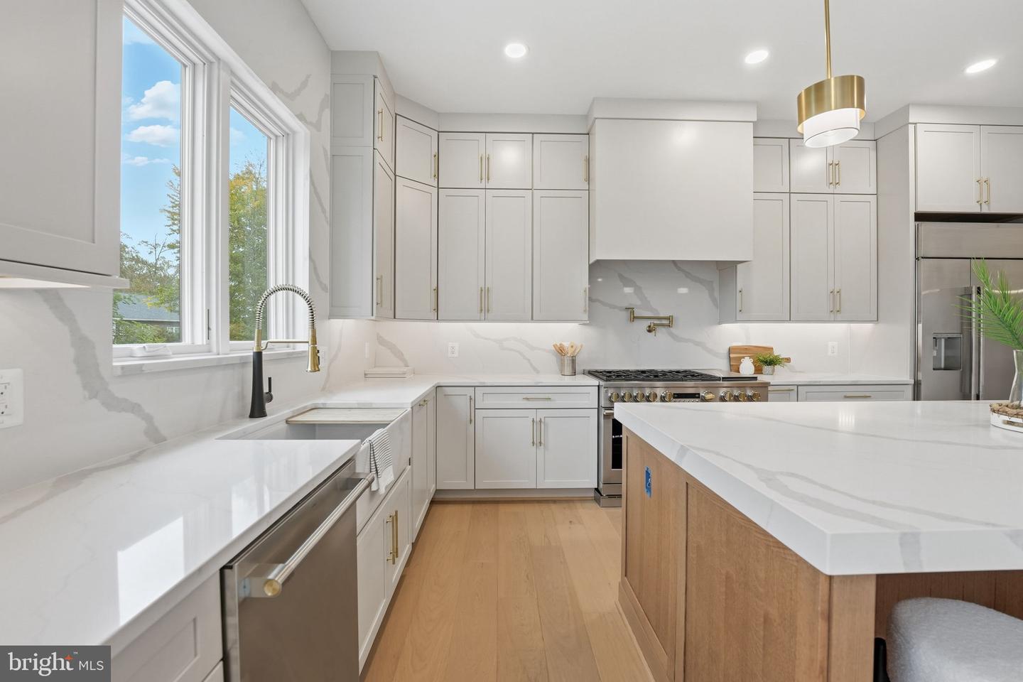 7228 ALLAN AVE, FALLS CHURCH, Virginia 22046, 6 Bedrooms Bedrooms, ,6 BathroomsBathrooms,Residential,For sale,7228 ALLAN AVE,VAFX2282986 MLS # VAFX2282986