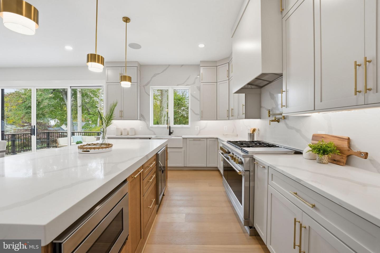 7228 ALLAN AVE, FALLS CHURCH, Virginia 22046, 6 Bedrooms Bedrooms, ,6 BathroomsBathrooms,Residential,For sale,7228 ALLAN AVE,VAFX2282986 MLS # VAFX2282986