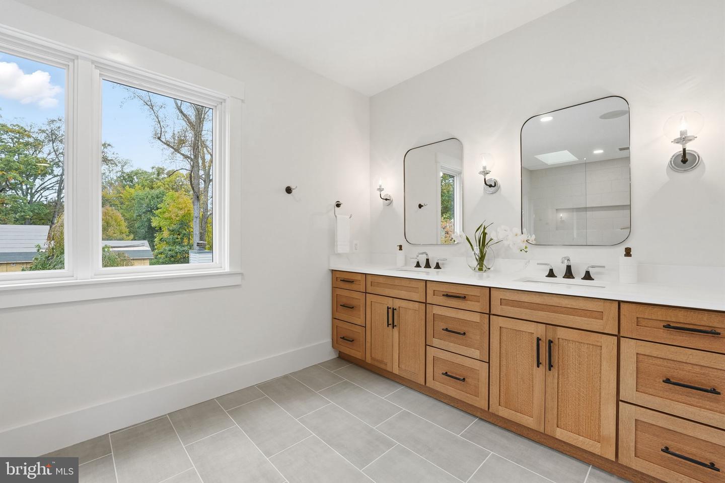 7228 ALLAN AVE, FALLS CHURCH, Virginia 22046, 6 Bedrooms Bedrooms, ,6 BathroomsBathrooms,Residential,For sale,7228 ALLAN AVE,VAFX2282986 MLS # VAFX2282986